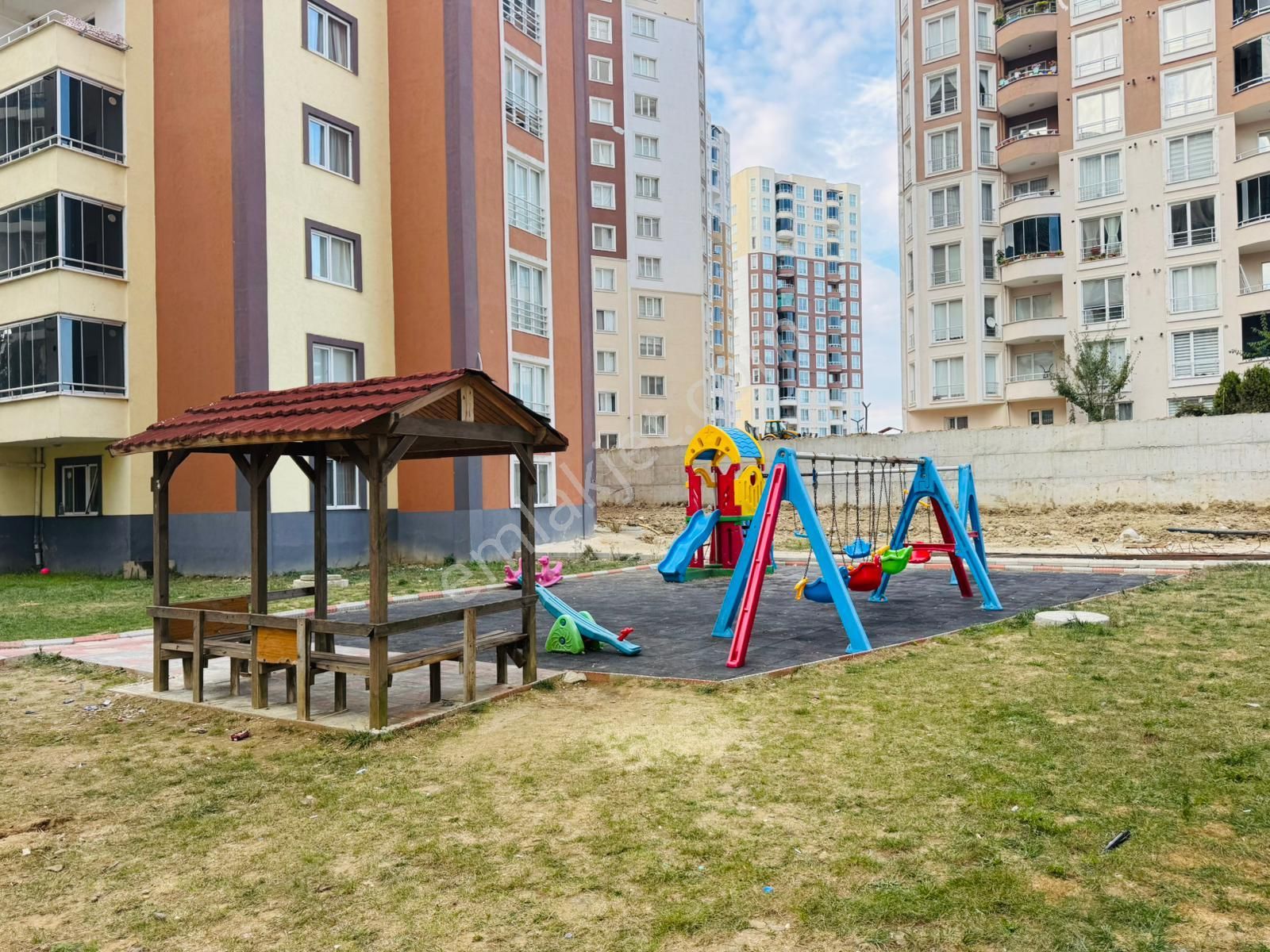 Merpa İnşaat'tan Çerkezköy Tepe'de Site İçi Ayrı Mutfaklı İskanlı,1+1 Ev - Görsel 23