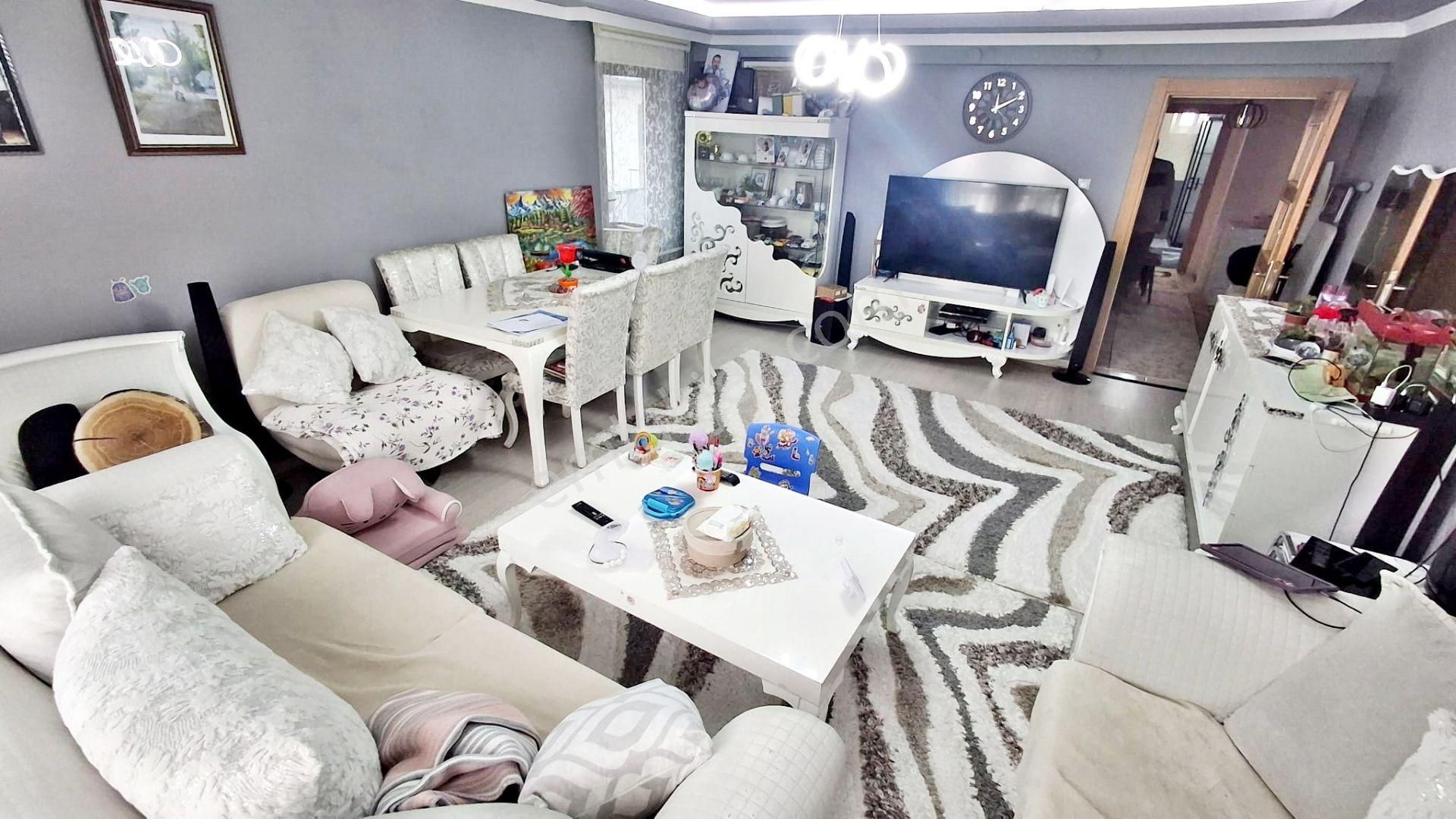 Gold'tan Yayla Merkez Katta Full Yapılı Çok Geniş Acil Satılık 3+1 Daire - Görsel 5