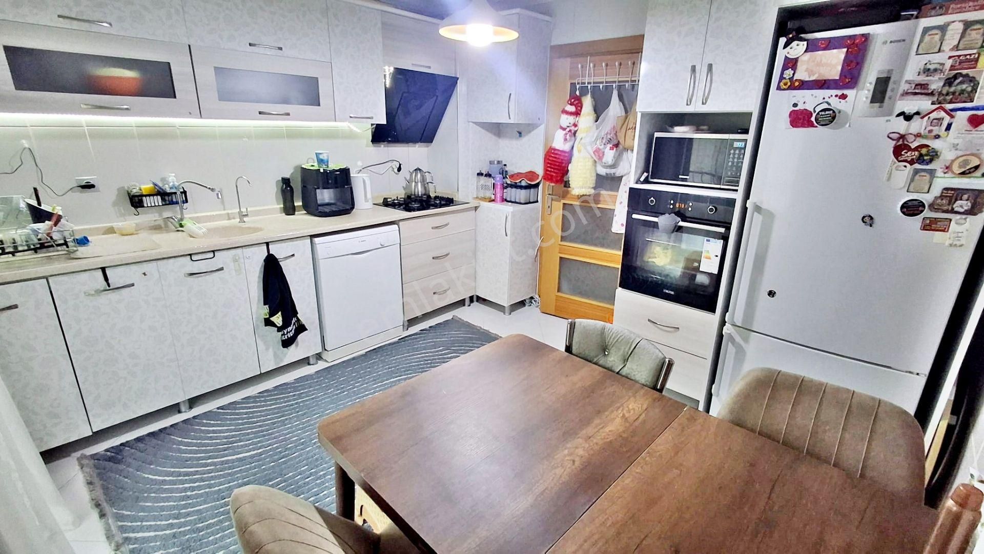 Gold'tan Yayla Merkez Katta Full Yapılı Çok Geniş Acil Satılık 3+1 Daire - Görsel 6