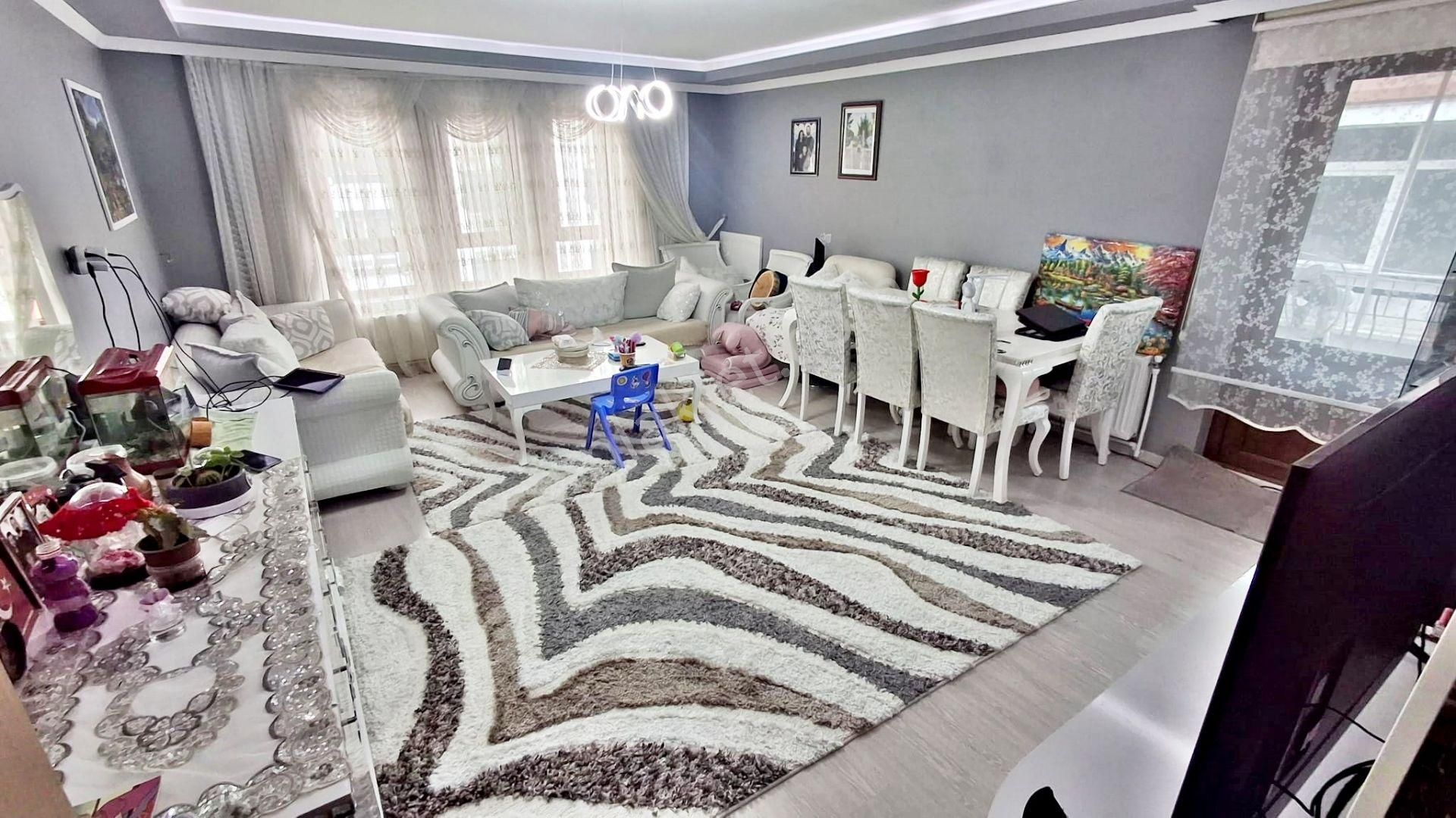 Gold'tan Yayla Merkez Katta Full Yapılı Çok Geniş Acil Satılık 3+1 Daire - Görsel 4