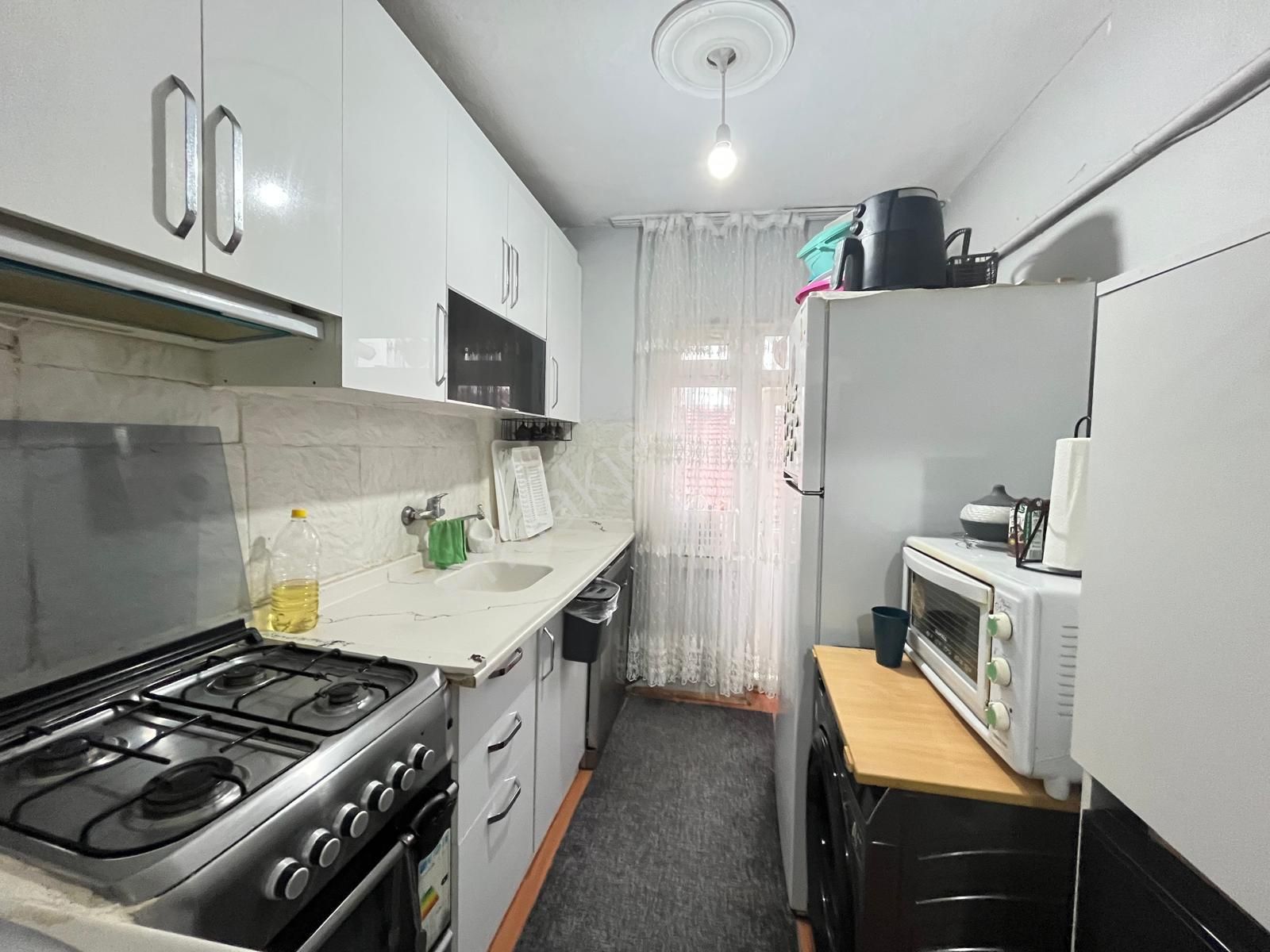 Koza Emlak'tan Akşemsettin Mahalesinde Katta Uygun Fiyatlı Satılık Daireee