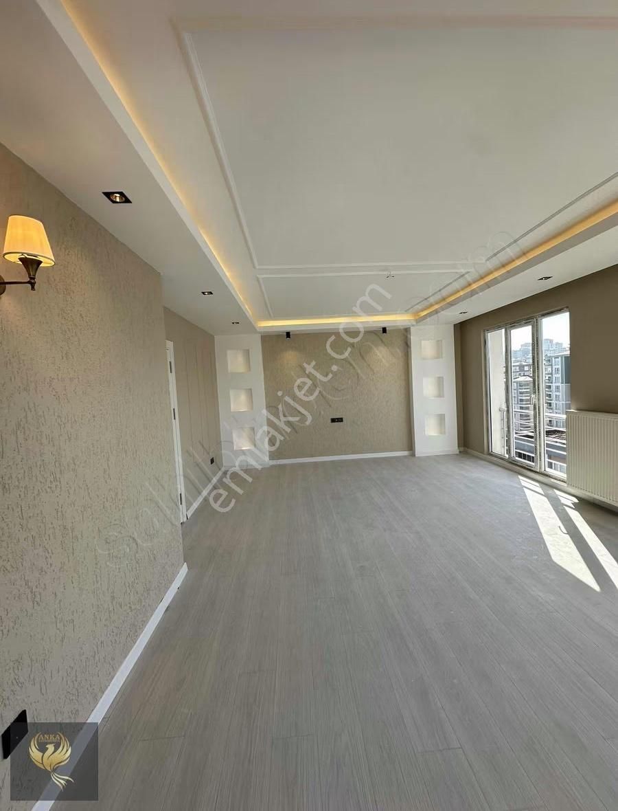 Atakumda Çağaloğluna 2. Bina Geniş Deniz Manzaralı Giyinme Odalı