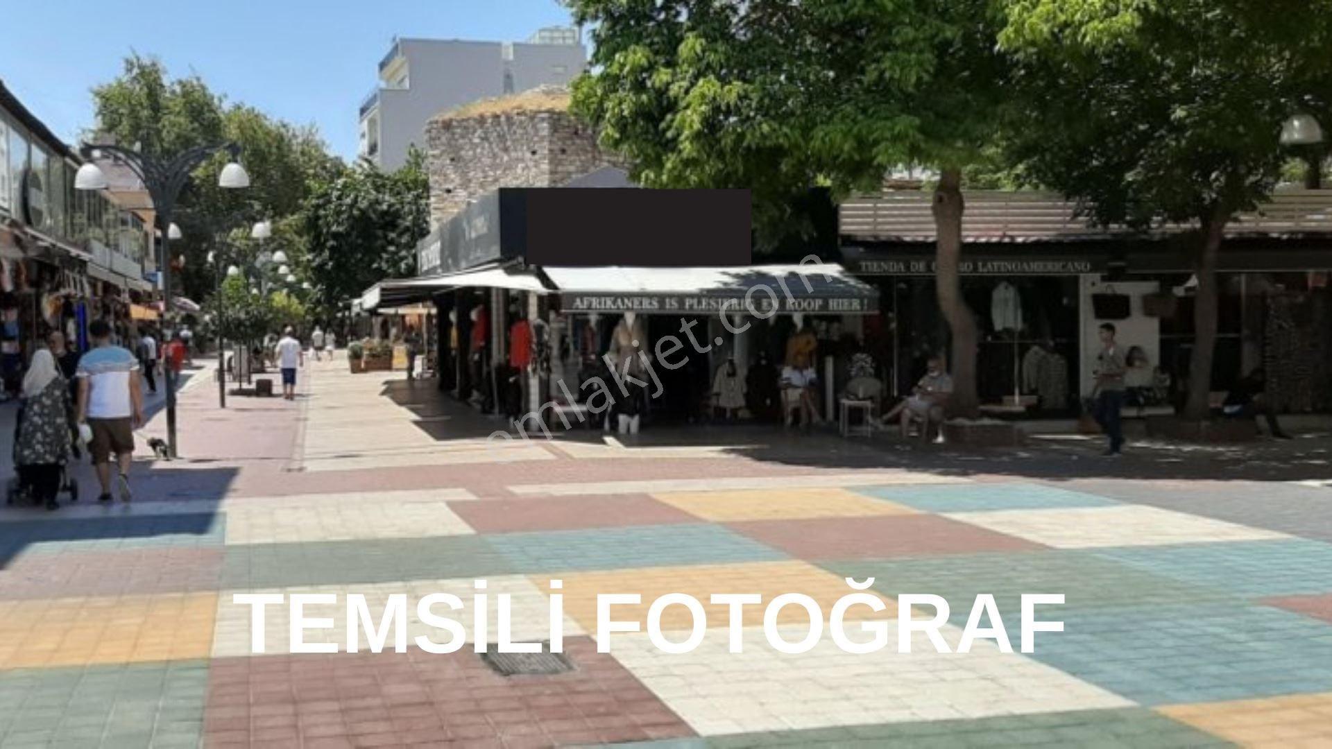 Kuşadası Sağlık Caddesinde Satılık Yatırımlık Dükkan - Görsel 2
