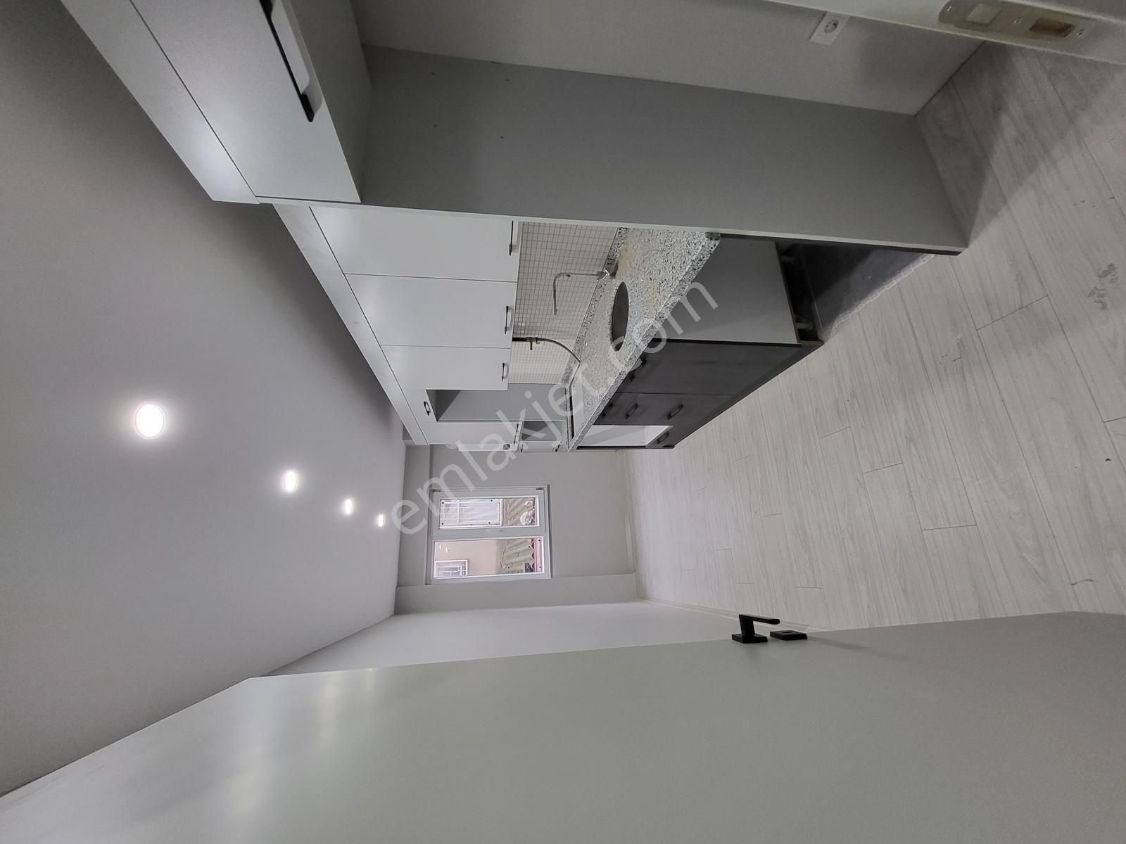 Yenimahallede Satılık Sıfır 2+1 75 M² Giriş Kat Otoparklı Daire