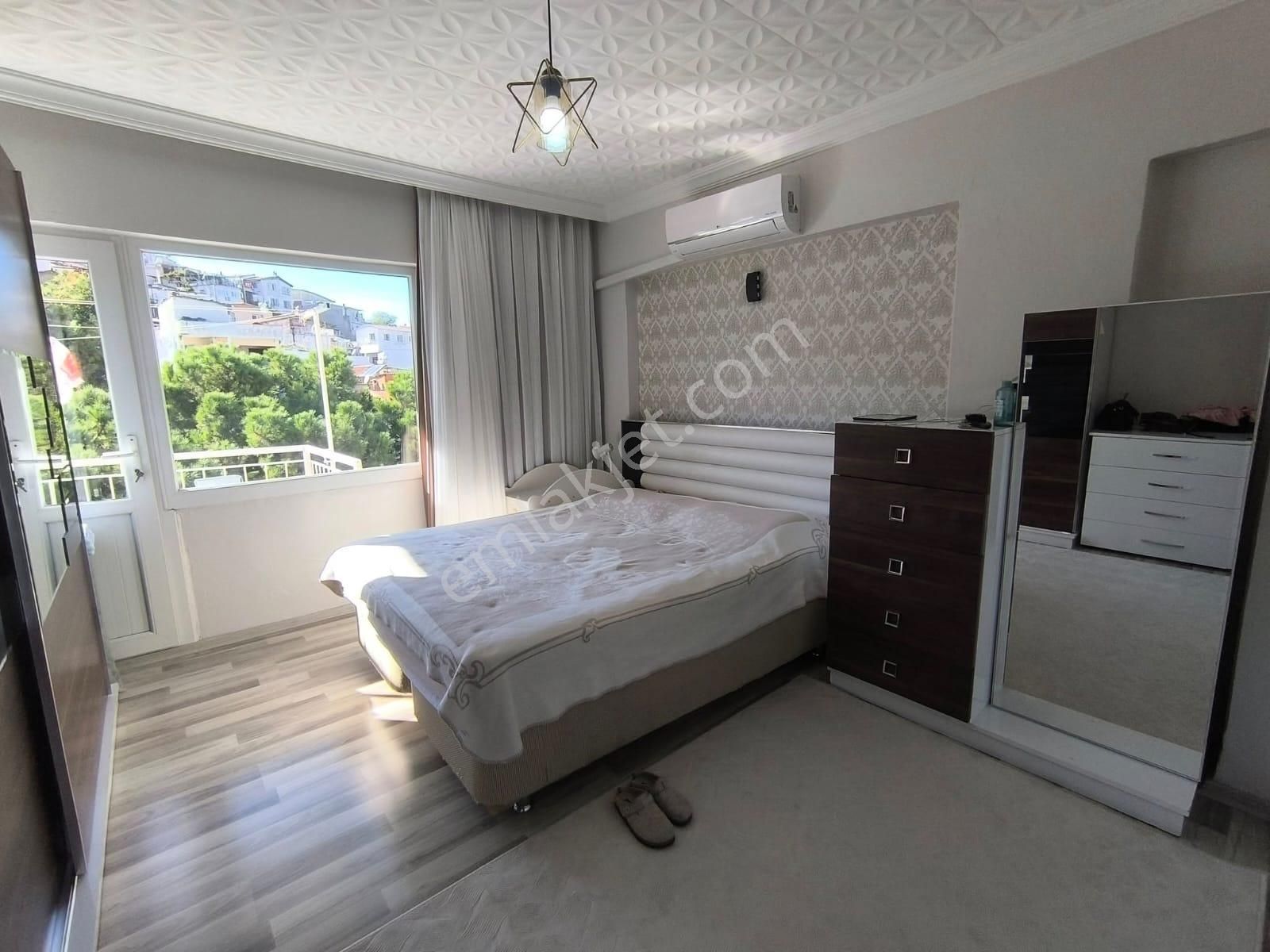 Kuşadası Merkezin Göbeğinde 2+1 İçi Yenilenmiş Daire ! - Görsel 8