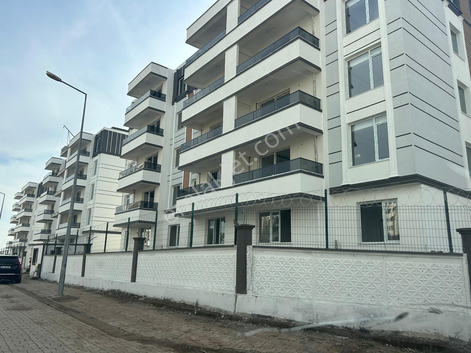 Bağcılar Trafik Parkı Yanı | Satılık Sıfır 2+1 | Köşe Ara Kat - Görsel 3