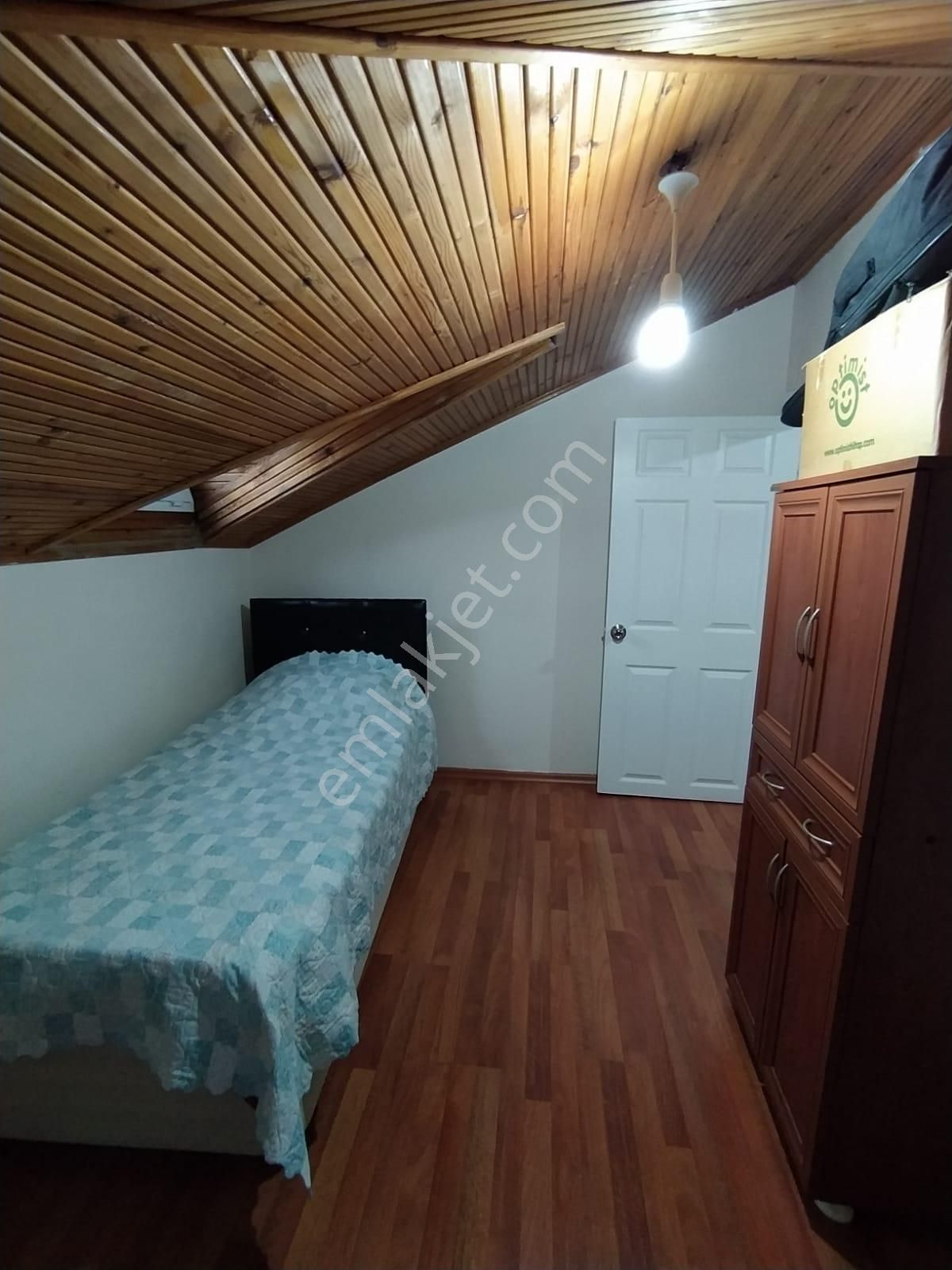 Mertcan Dan Uğurmumcu Mah Manzaralı 1+1 Çatı Katı Fırsat Kiralık - Görsel 8