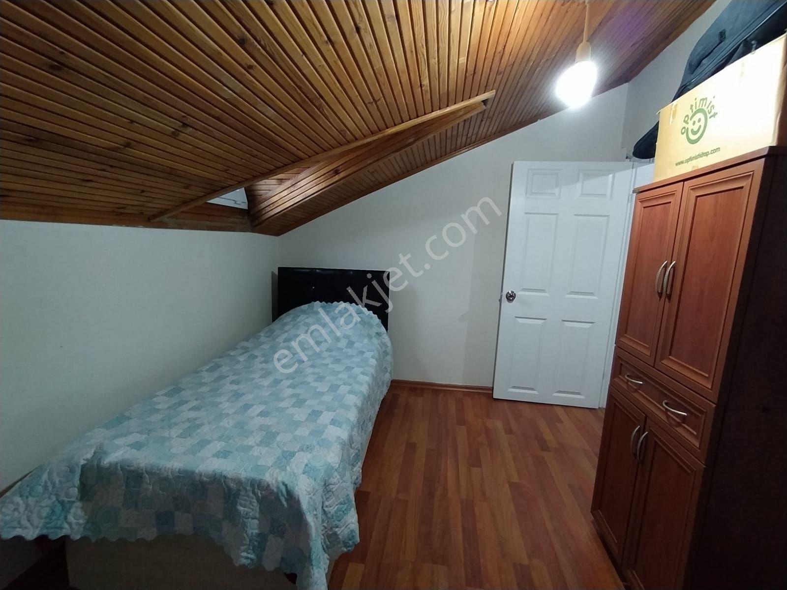 Mertcan Dan Uğurmumcu Mah Manzaralı 1+1 Çatı Katı Fırsat Kiralık - Görsel 6