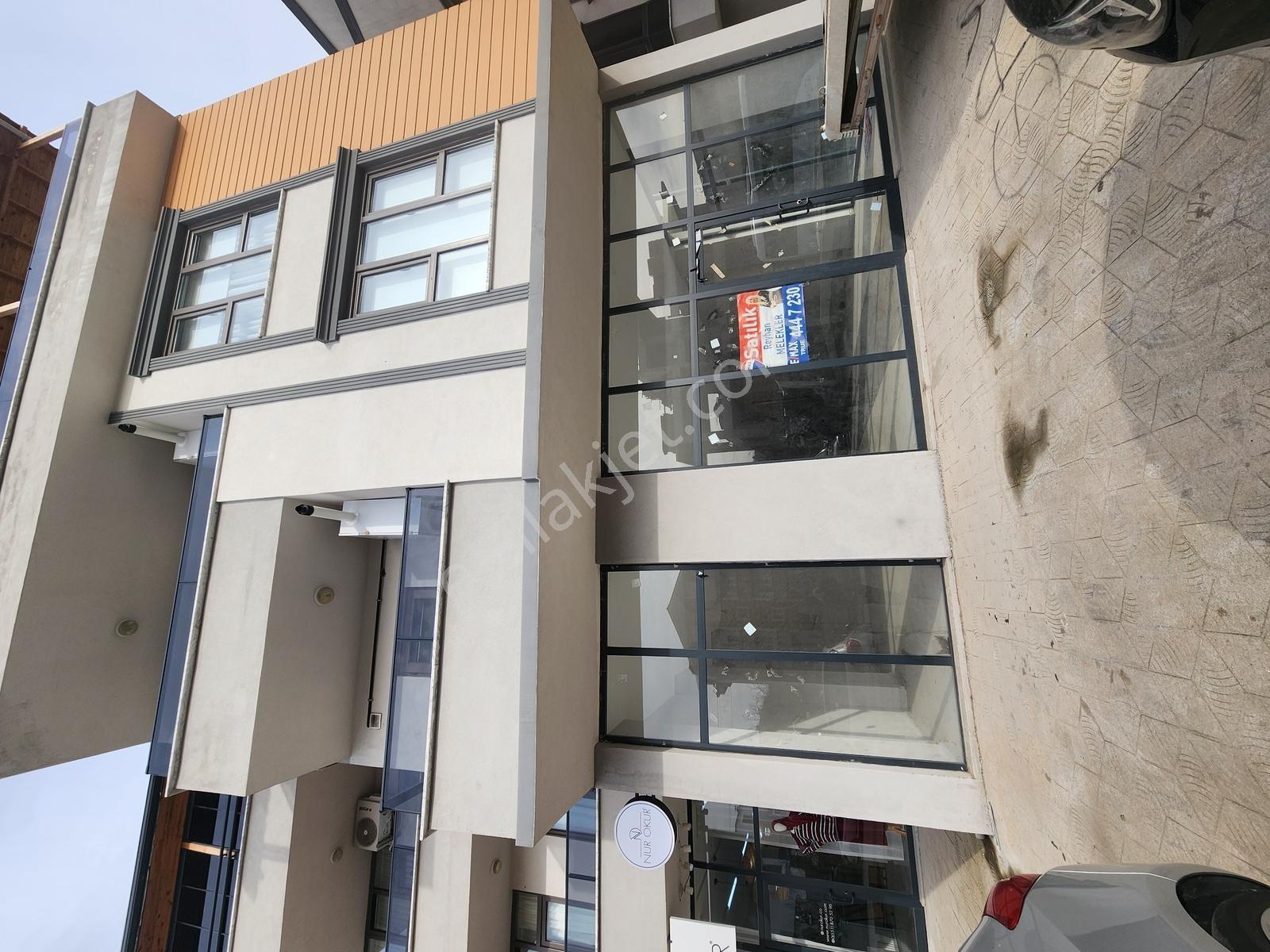 Yeşilova'da Caddeüstü Satılık Dükkan - Görsel 3