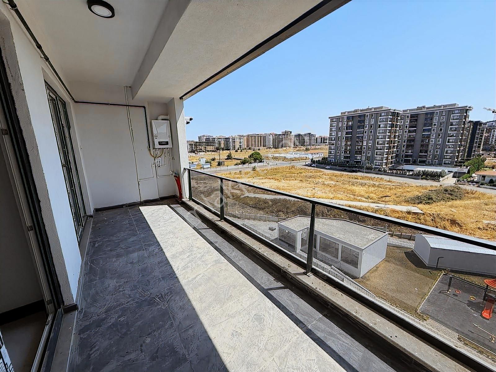 Turyap Hürriyetten İzsiz Towers Da 3.kat 3+1 Kiralık Daire - Görsel 12