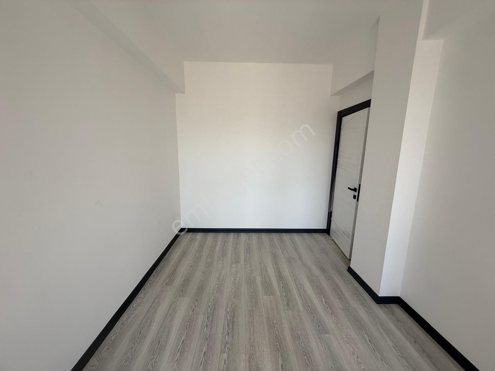 Turyap Hürriyetten İzsiz Towers Da 3.kat 3+1 Kiralık Daire - Görsel 4