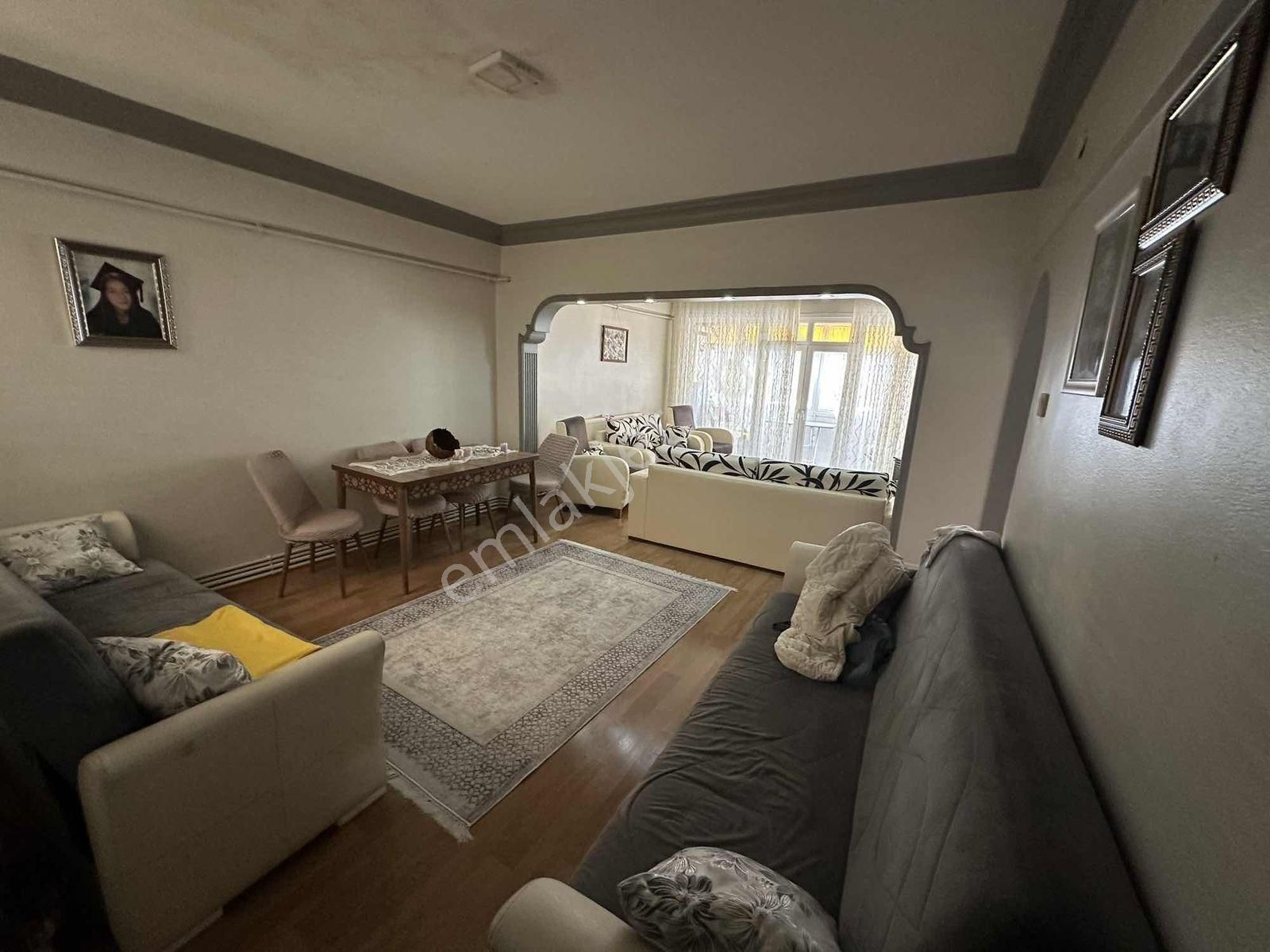 Valide-i Atik Mahallesinde Geniş 2+1 Daire - Görsel 2