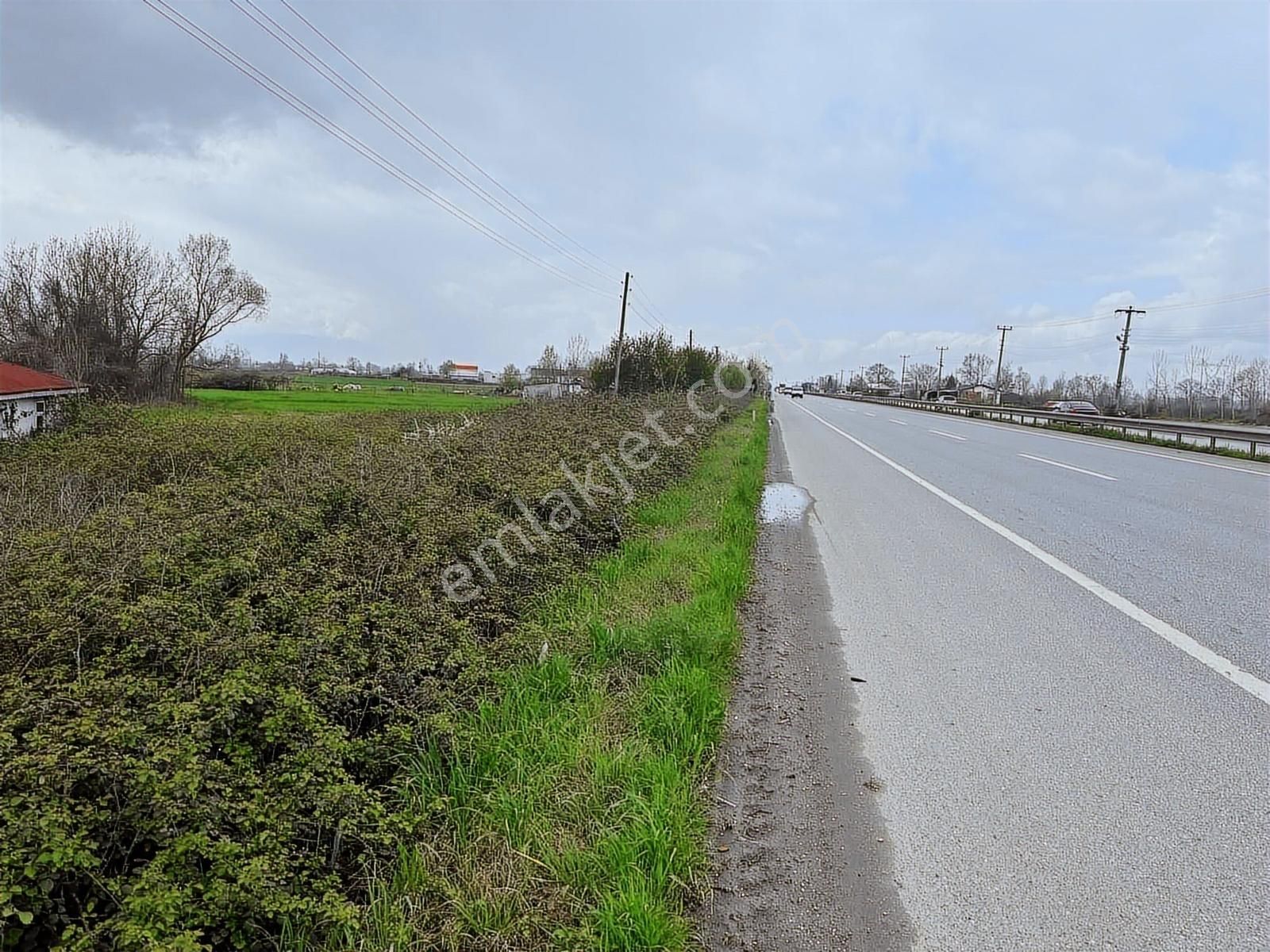 Enka G.y.o'dan Acil Satılık E-5 Üzerinde Yatırımlık Tarla