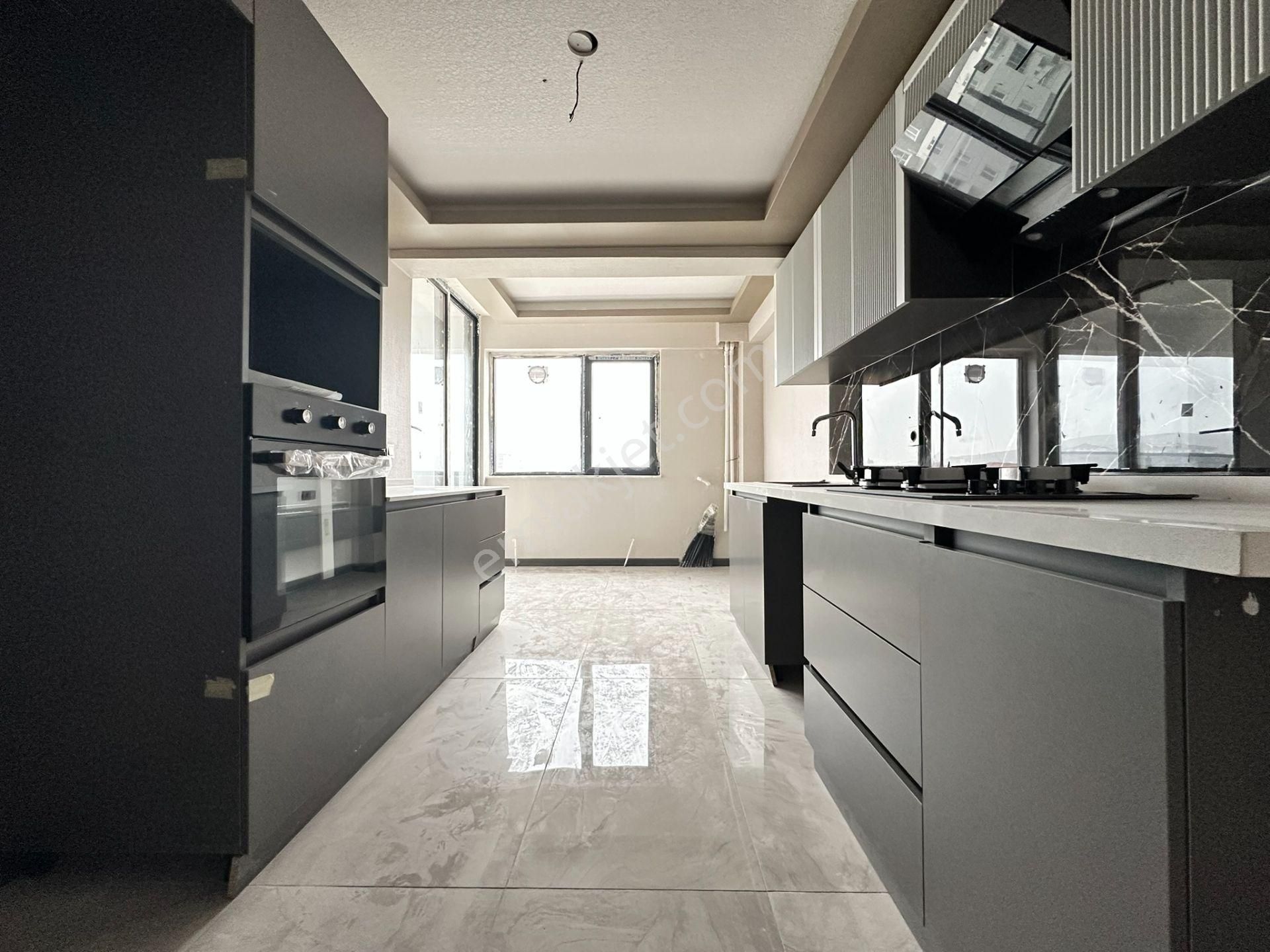 Pursaklar Mehmet Zengin Emlak'tan Kapalı Otoparklı 3 Banyolu 12.kat 4+1 Sitede Dubleks Daire - Görsel 5