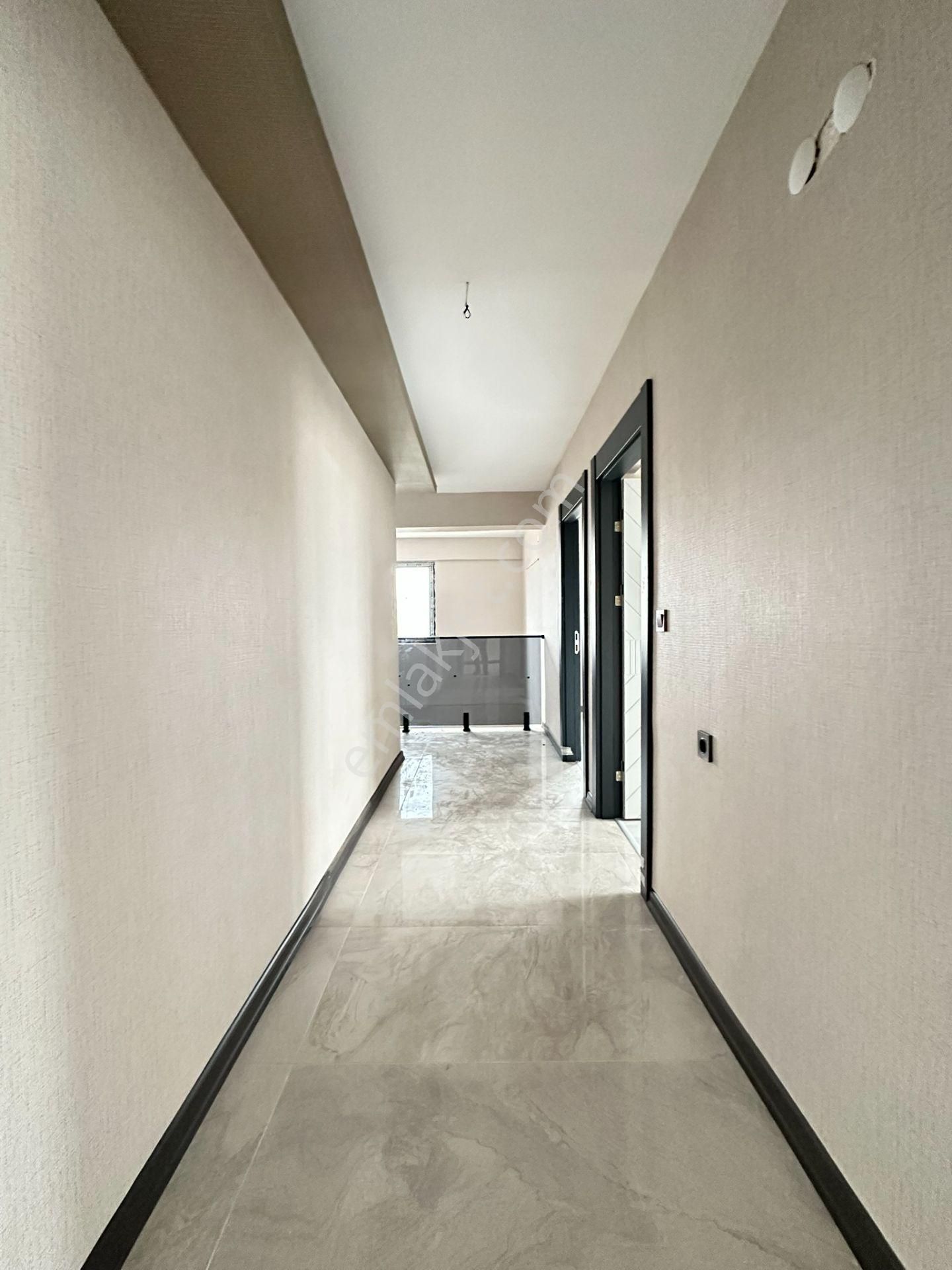 Pursaklar Mehmet Zengin Emlak'tan Kapalı Otoparklı 3 Banyolu 12.kat 4+1 Sitede Dubleks Daire - Görsel 31