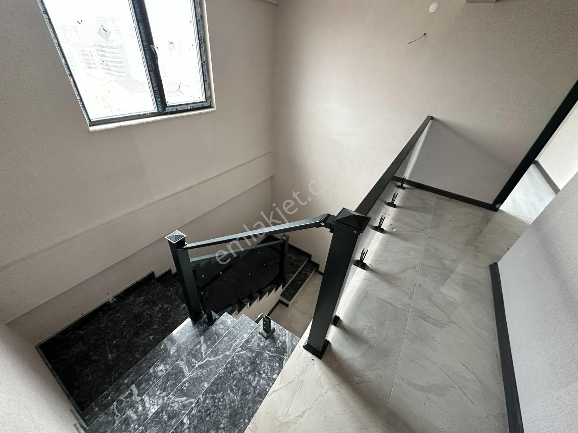 Pursaklar Mehmet Zengin Emlak'tan Kapalı Otoparklı 3 Banyolu 12.kat 4+1 Sitede Dubleks Daire - Görsel 38