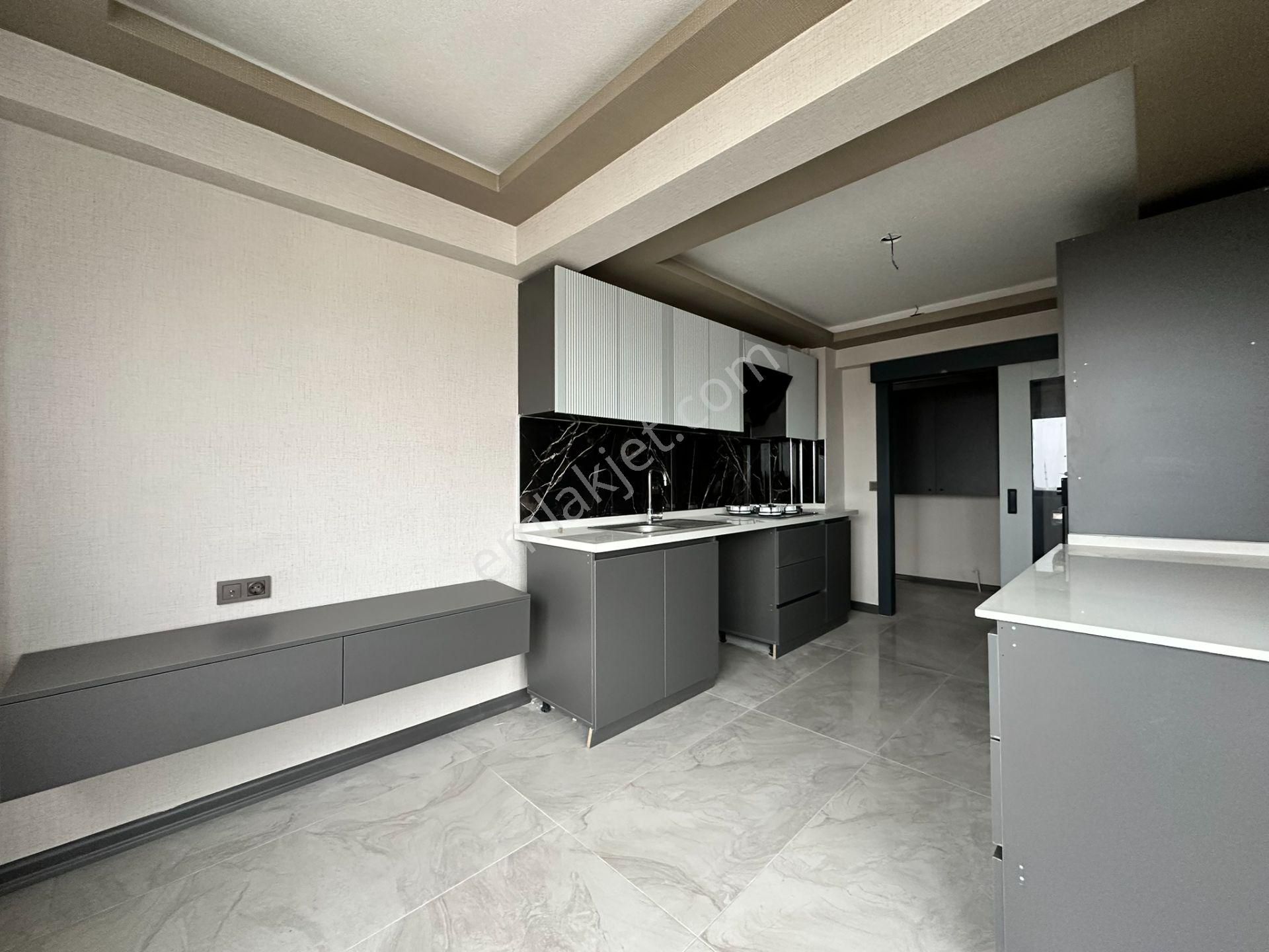 Pursaklar Mehmet Zengin Emlak'tan Kapalı Otoparklı 3 Banyolu 12.kat 4+1 Sitede Dubleks Daire - Görsel 12