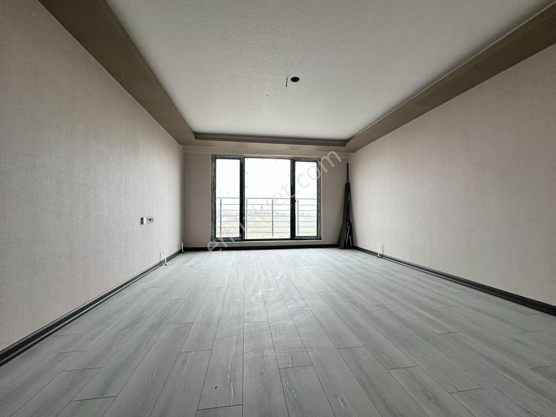 Pursaklar Mehmet Zengin Emlak'tan Kapalı Otoparklı 3 Banyolu 12.kat 4+1 Sitede Dubleks Daire - Görsel 16