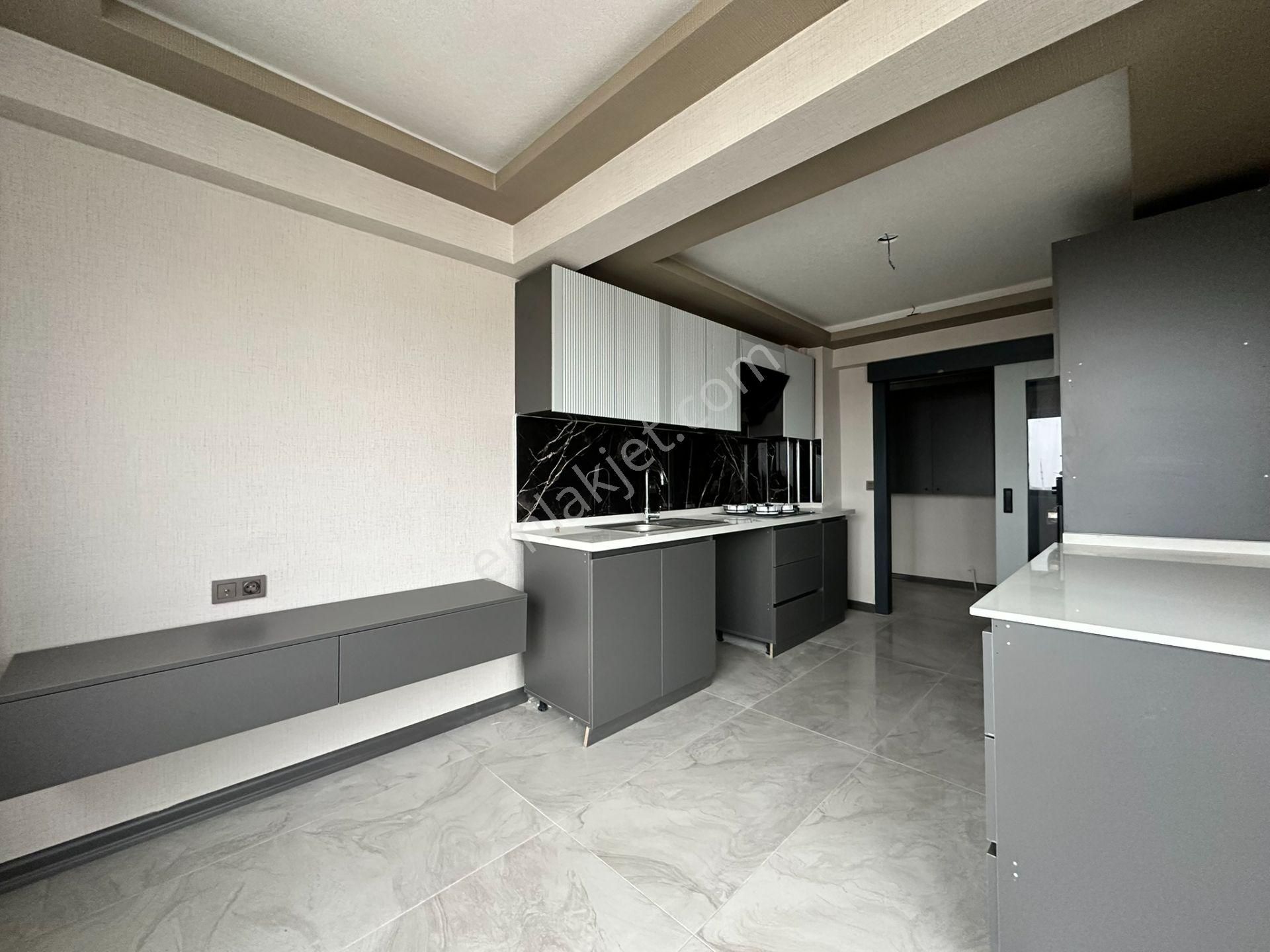 Pursaklar Mehmet Zengin Emlak'tan Kapalı Otoparklı 3 Banyolu 12.kat 4+1 Sitede Dubleks Daire - Görsel 13