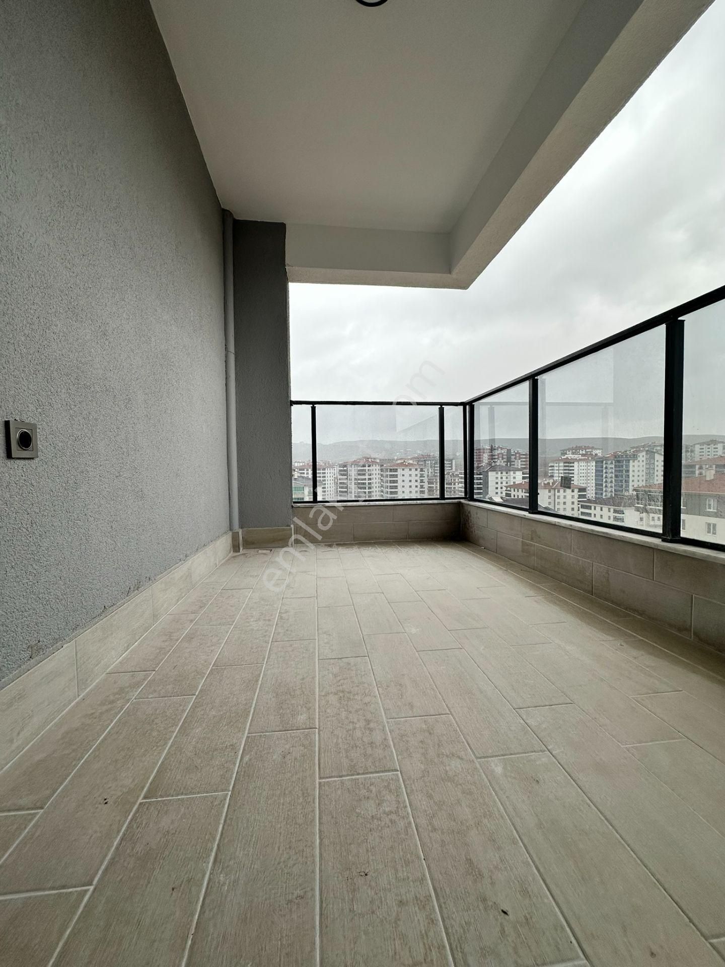 Pursaklar Mehmet Zengin Emlak'tan Kapalı Otoparklı 3 Banyolu 12.kat 4+1 Sitede Dubleks Daire - Görsel 20