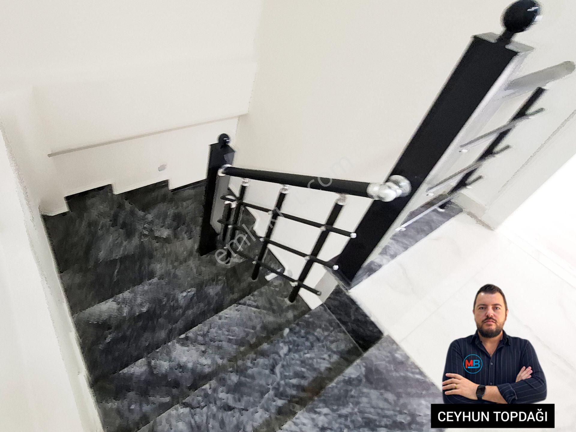 Didimde Satılık 3+1 Geniş Kullanışlı Tripleks Ön Cephe Müstakil Bahçeli Villa ! - Görsel 24