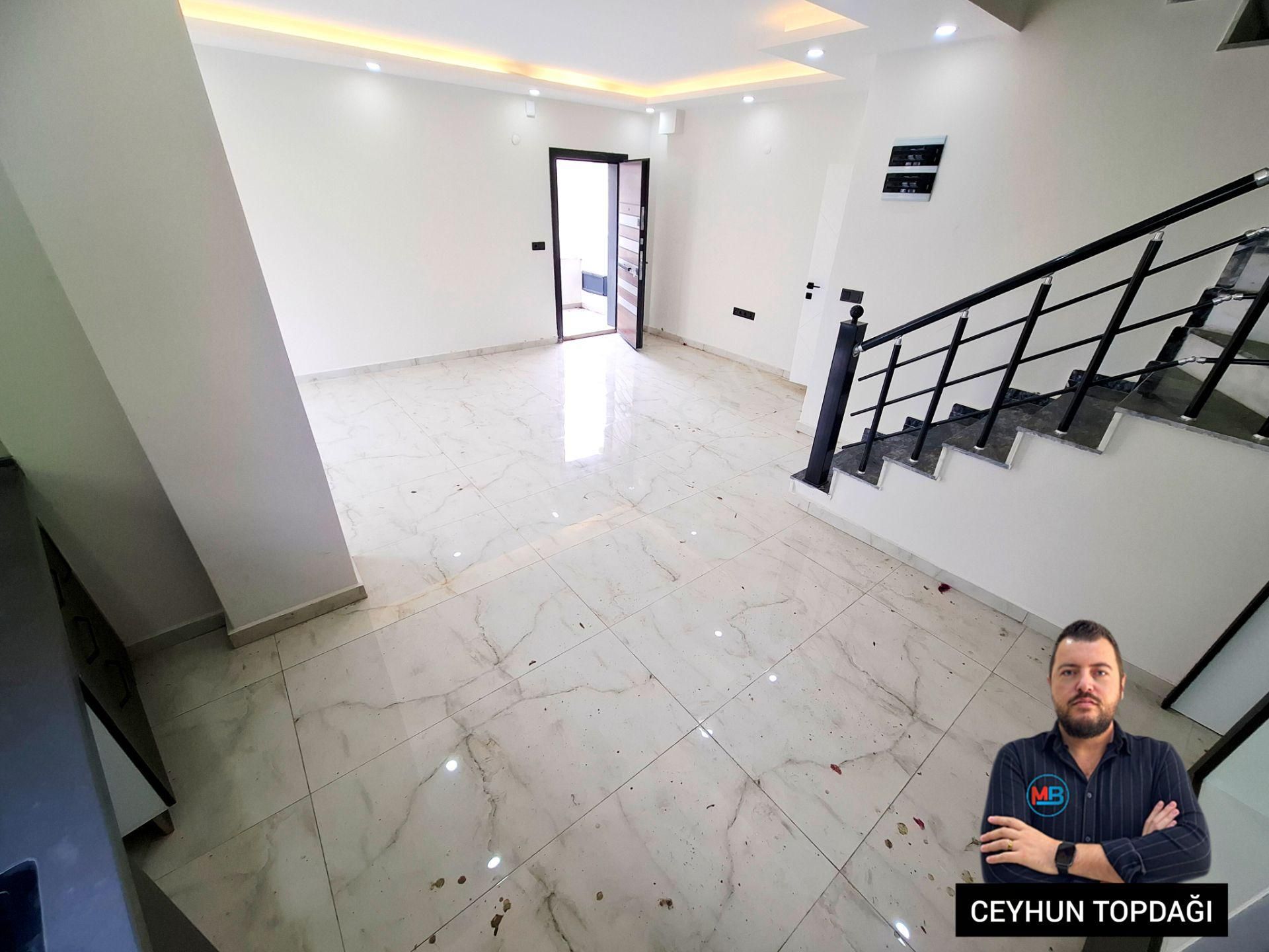 Didimde Satılık 3+1 Geniş Kullanışlı Tripleks Ön Cephe Müstakil Bahçeli Villa ! - Görsel 11