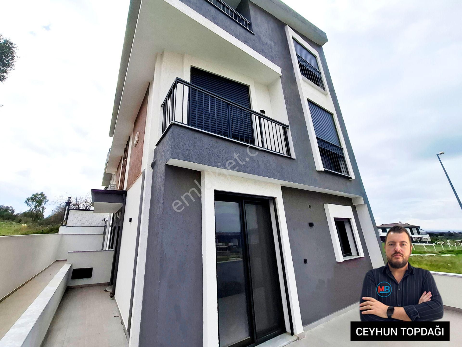 Didimde Satılık 3+1 Geniş Kullanışlı Tripleks Ön Cephe Müstakil Bahçeli Villa !