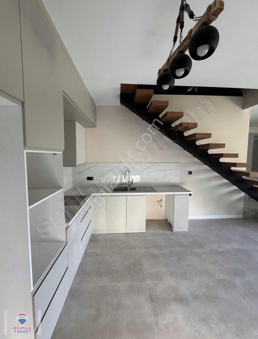 Menemen Emiralem | Müstakil Havuzlu | 4+1 Lüks Villa - Görsel 6