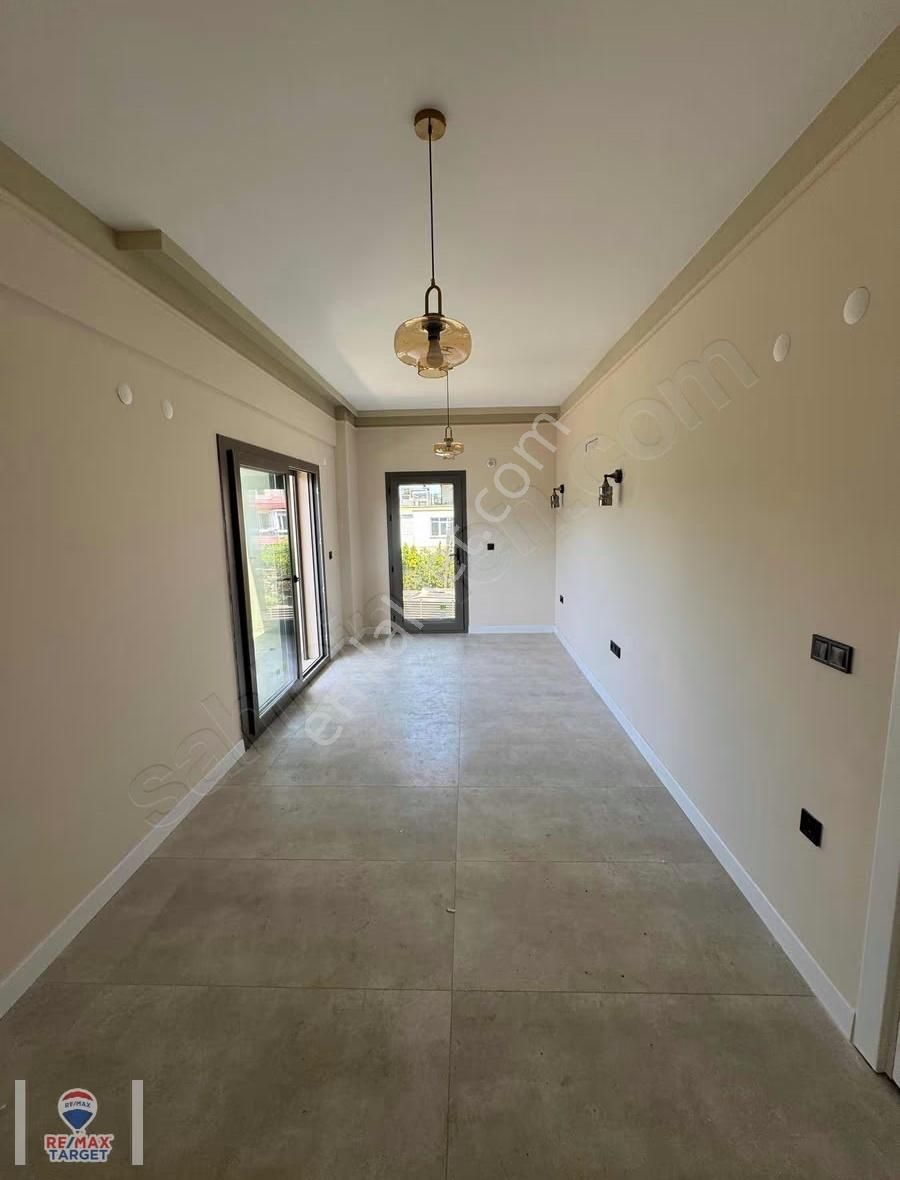 Menemen Emiralem | Müstakil Havuzlu | 4+1 Lüks Villa - Görsel 16