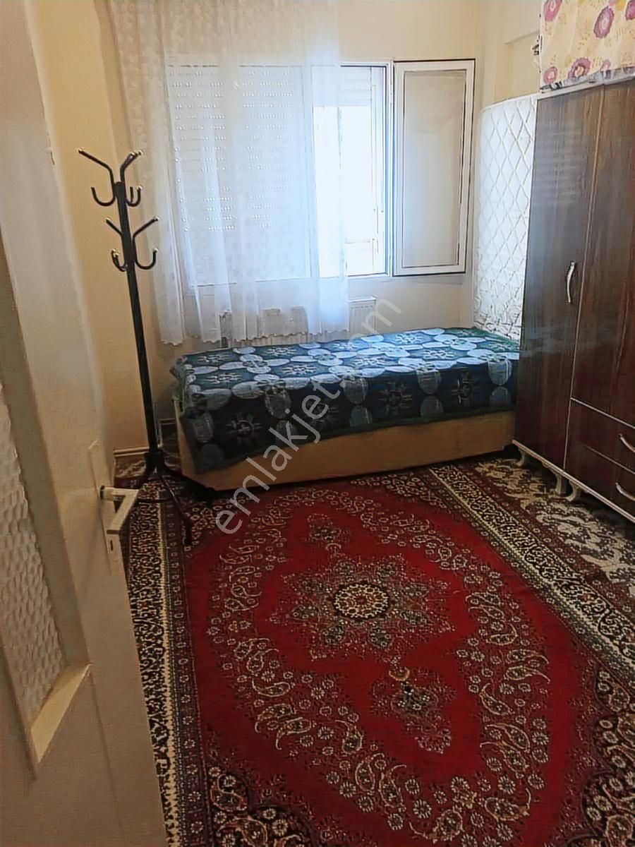 Buca Menderes Caddesinde Eşyalı Kiralık Daire - Görsel 11