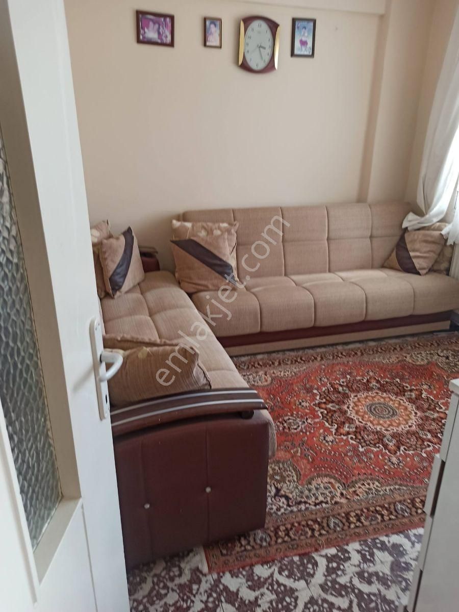 Buca Menderes Caddesinde Eşyalı Kiralık Daire - Görsel 8