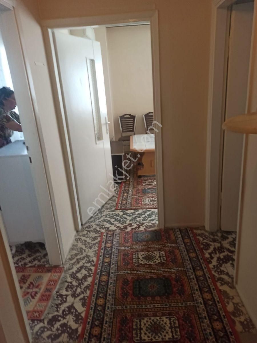 Buca Menderes Caddesinde Eşyalı Kiralık Daire - Görsel 18