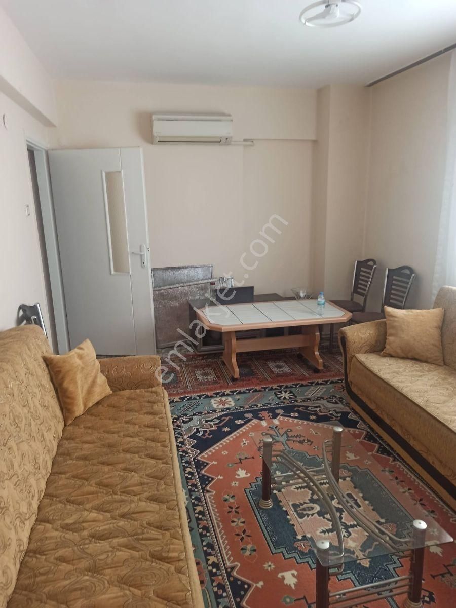 Buca Menderes Caddesinde Eşyalı Kiralık Daire - Görsel 5