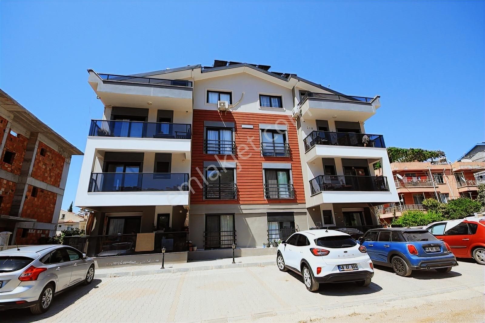 Fethiye Patlangıç'ta Çok Güzel Doğa Manzaralı Satılık 2+1 Daire