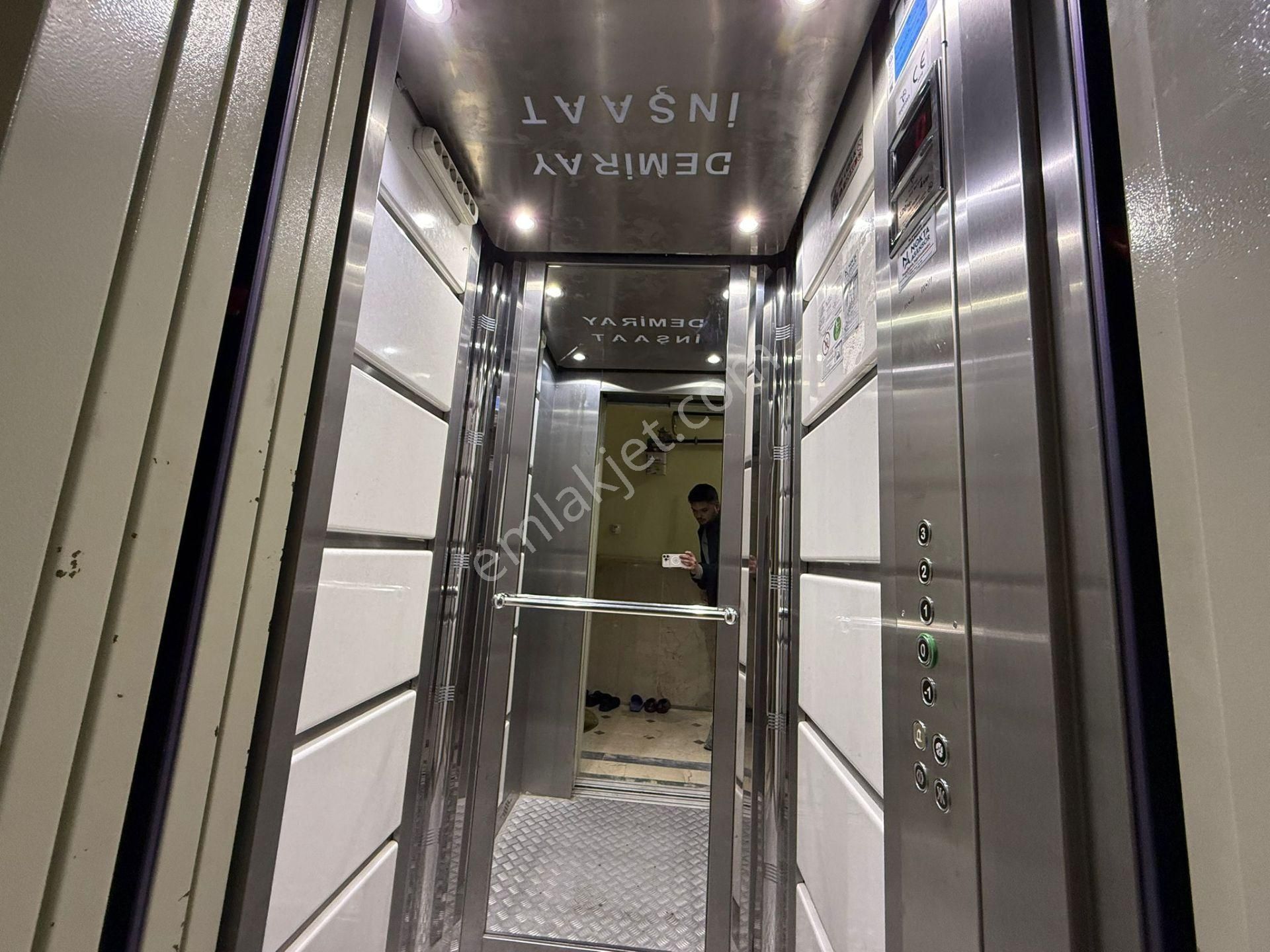 Vatan'dan Uyanış'ta Evcil Hayvanlar Parkı Yakını Asansörlü 4+1 Ebeveyn Banyolu Asansörlü Satılık - Görsel 34