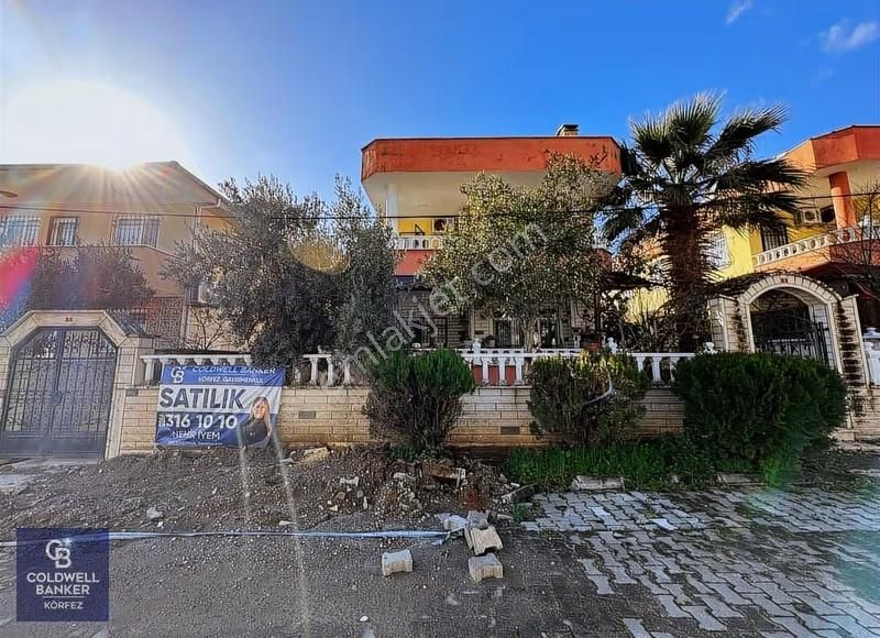 Altınoluk'ta Satılık 3+1 İkiz Villa