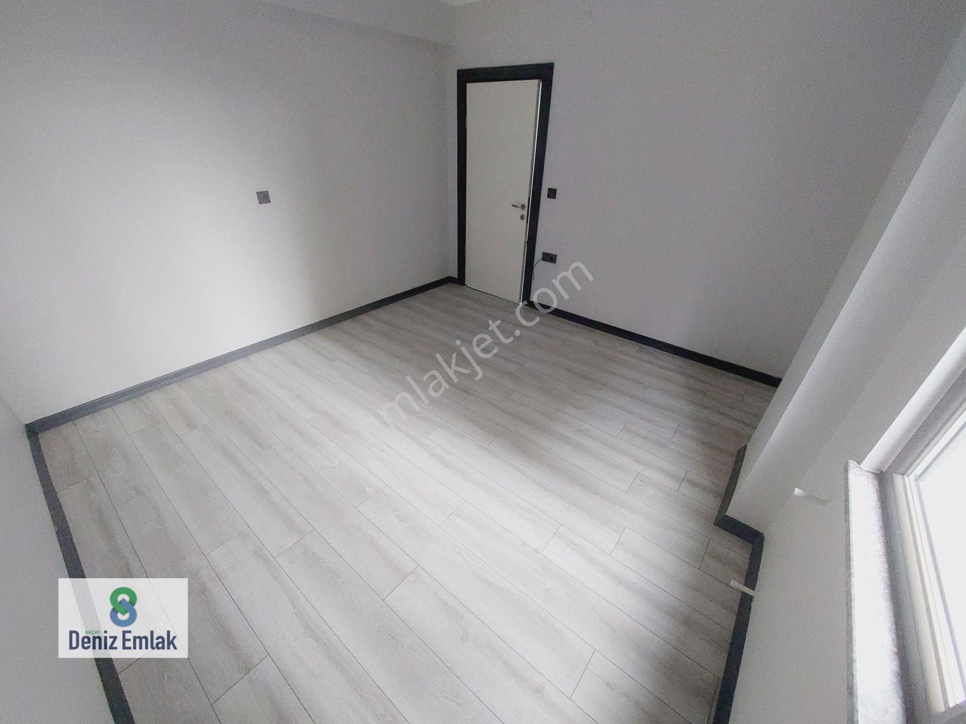 Denizden Akçayda Ön Cephe Yeni Binada Satılık 1+1 Daire. - Görsel 22