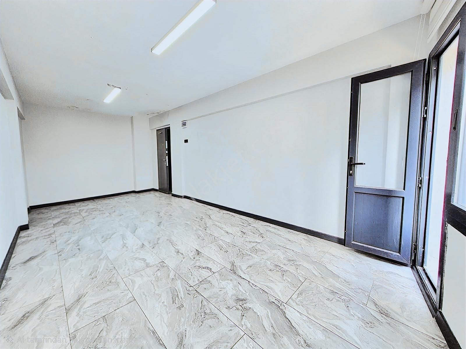 K.yaka Çarşı İçinde Komple Yapılı Stüdyo 1+0 45 M2 - Görsel 3