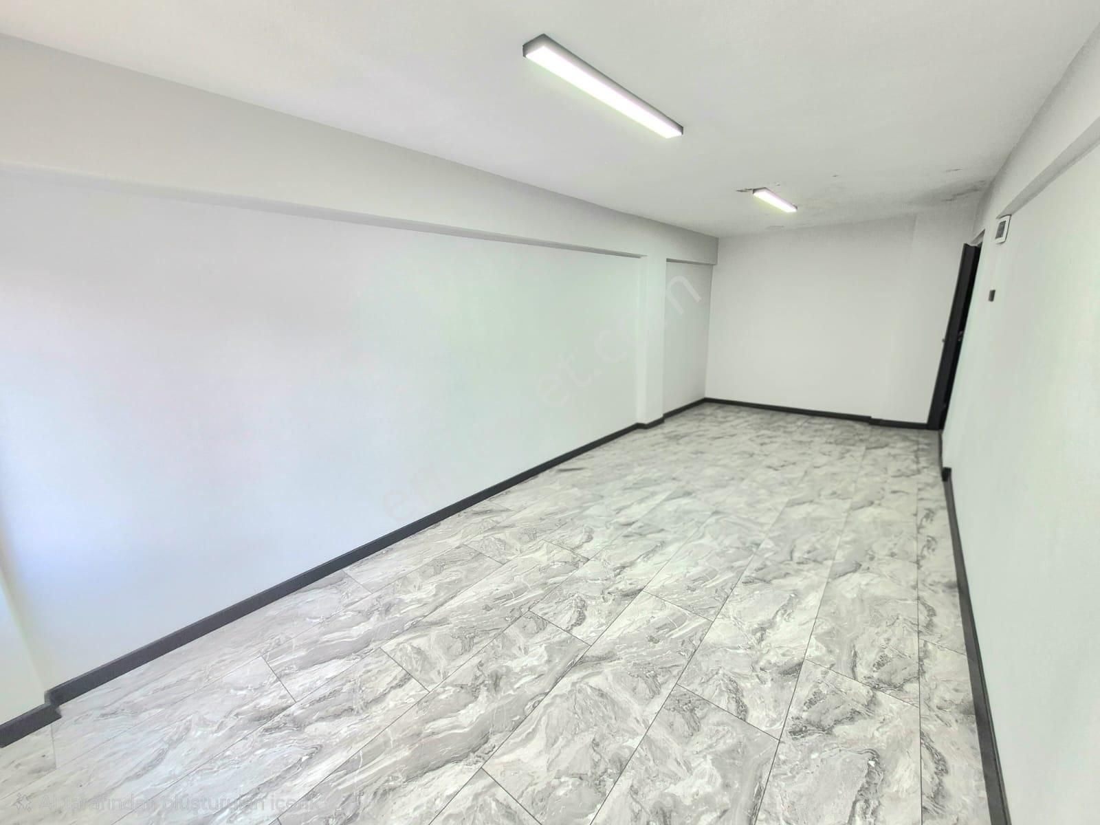 K.yaka Çarşı İçinde Komple Yapılı Stüdyo 1+0 45 M2 - Görsel 2