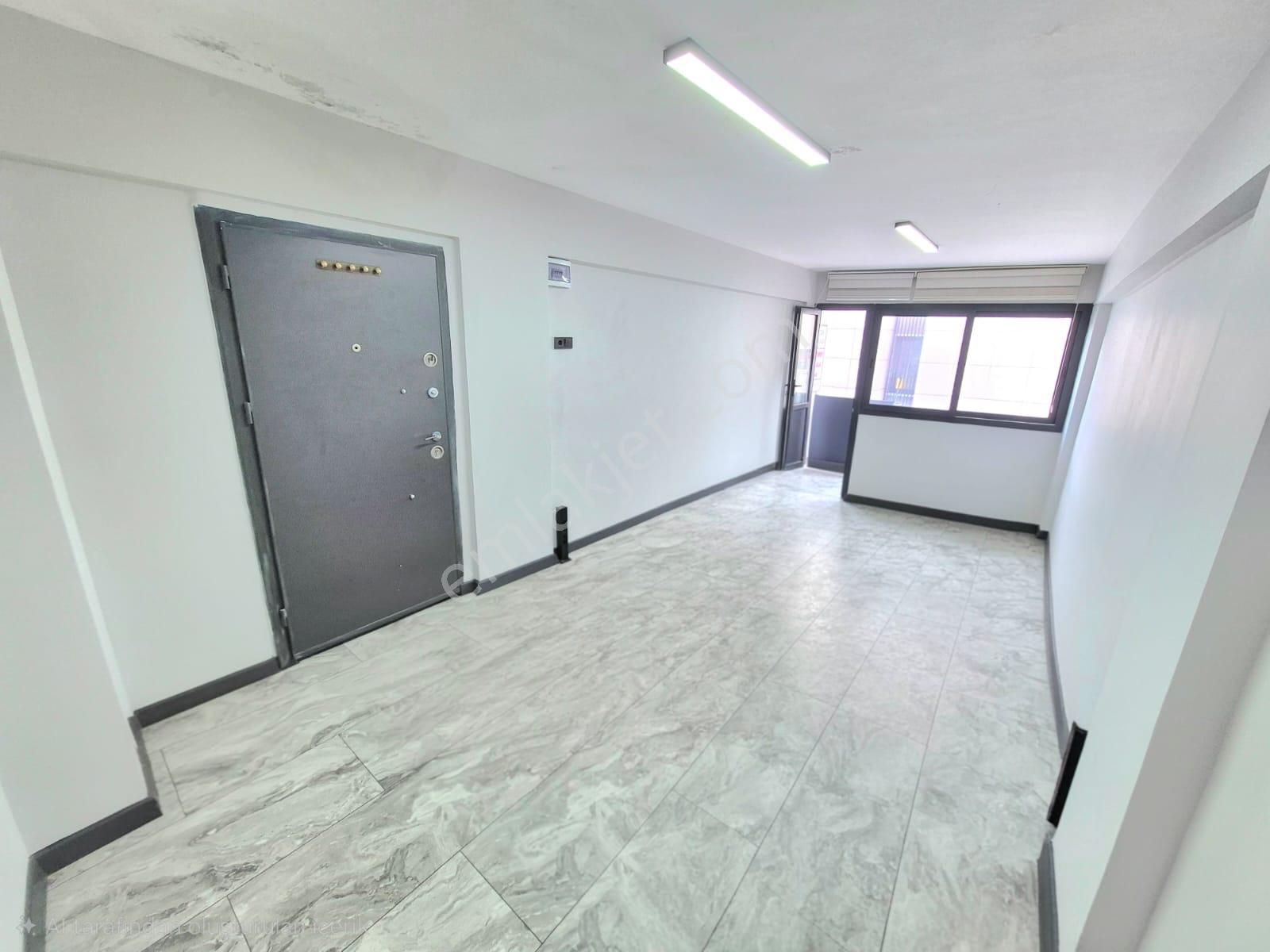 K.yaka Çarşı İçinde Komple Yapılı Stüdyo 1+0 45 M2 - Görsel 14