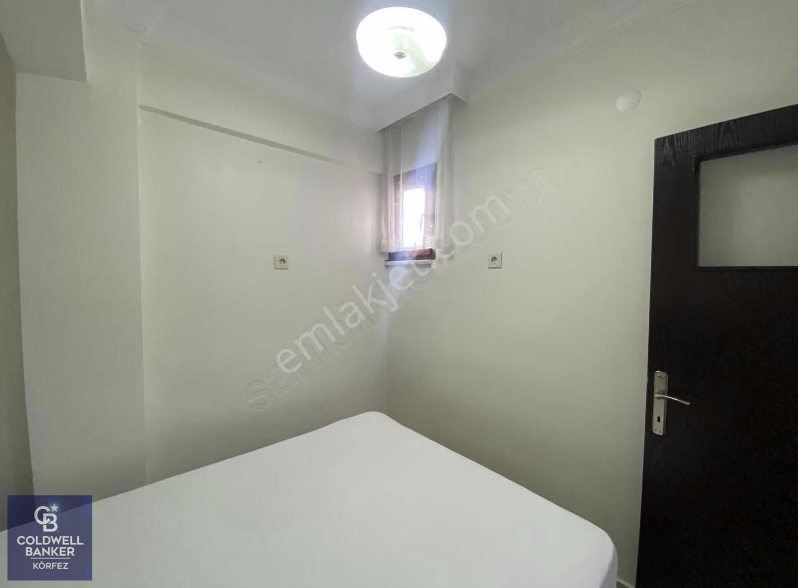 Altınoluk Meydan'da Denize 100 Metre Eşyalı Kiralık 2+1 Daire - Görsel 24