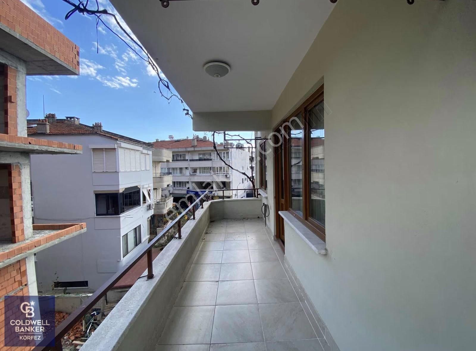 Altınoluk Meydan'da Denize 100 Metre Eşyalı Kiralık 2+1 Daire - Görsel 16