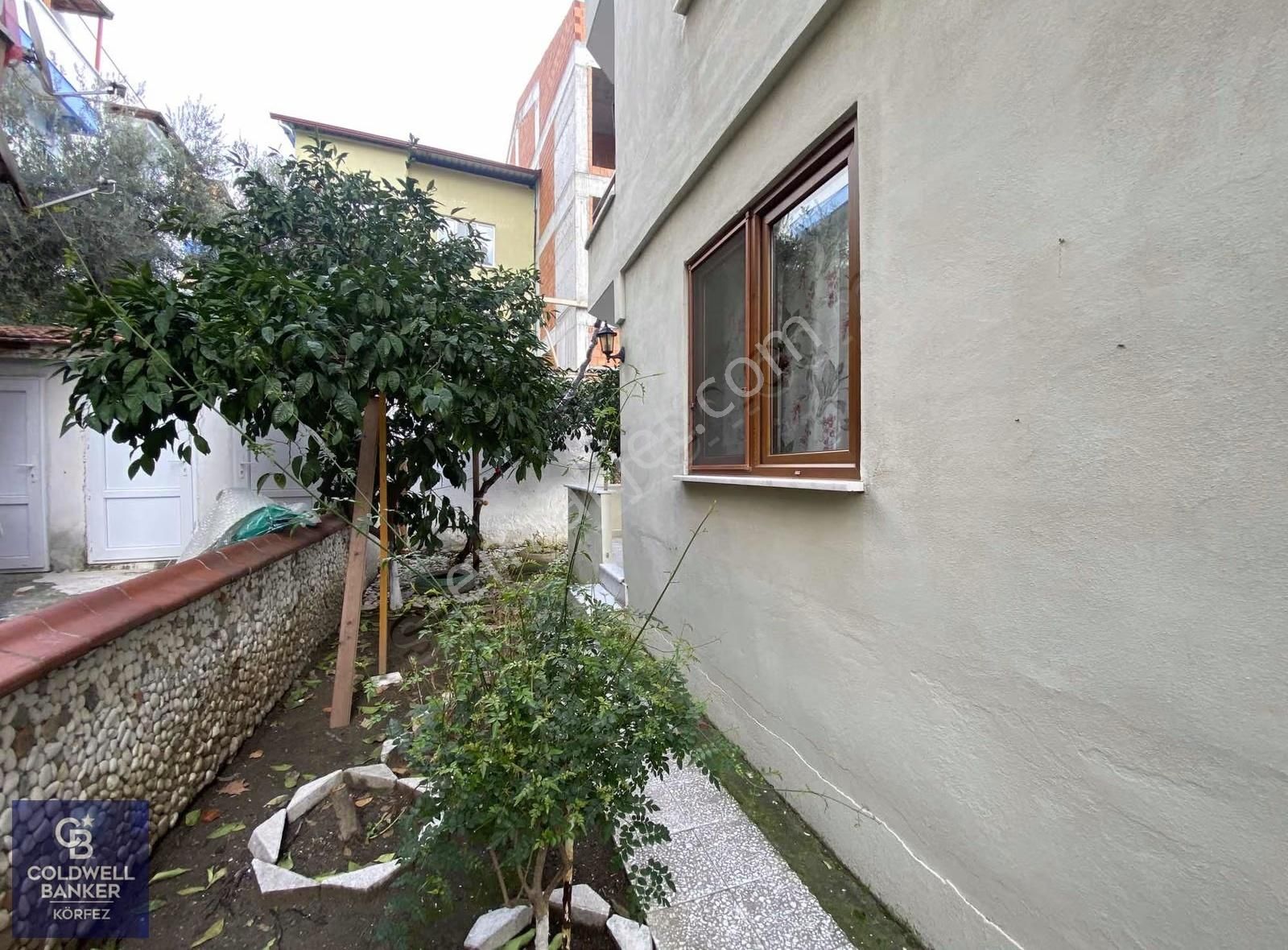Altınoluk Meydan'da Denize 100 Metre Eşyalı Kiralık 2+1 Daire - Görsel 30