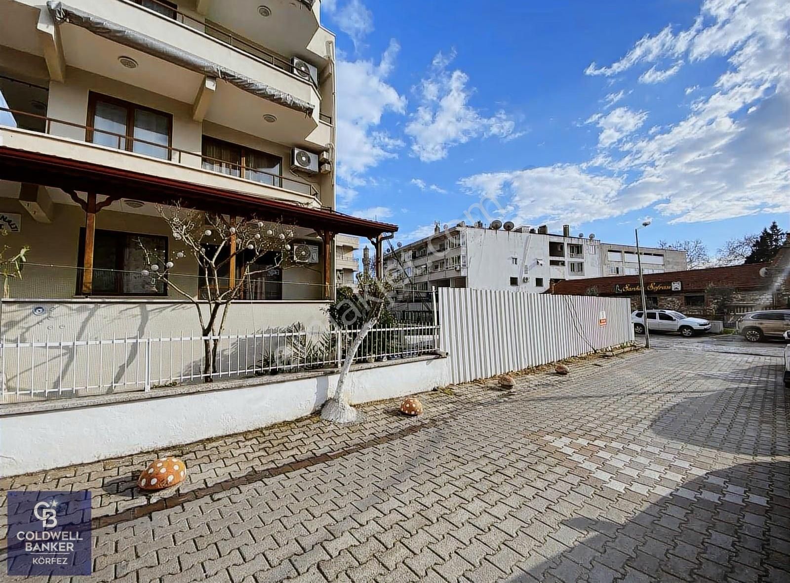 Altınoluk Meydan'da Denize 100 Metre Eşyalı Kiralık 2+1 Daire - Görsel 32