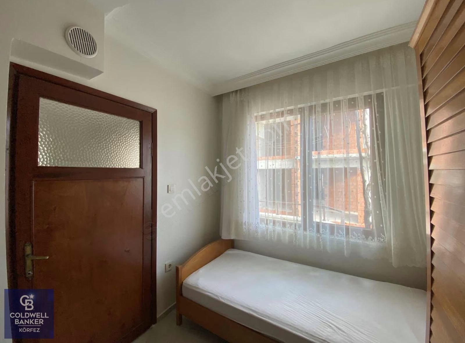 Altınoluk Meydan'da Denize 100 Metre Eşyalı Kiralık 2+1 Daire - Görsel 6