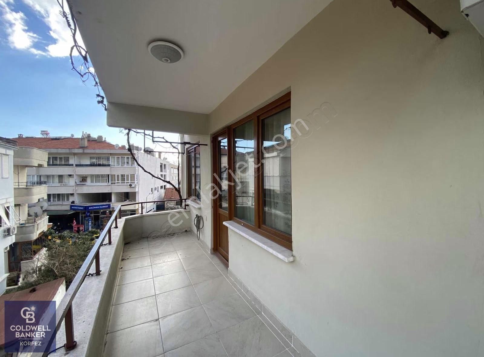 Altınoluk Meydan'da Denize 100 Metre Eşyalı Kiralık 2+1 Daire - Görsel 8