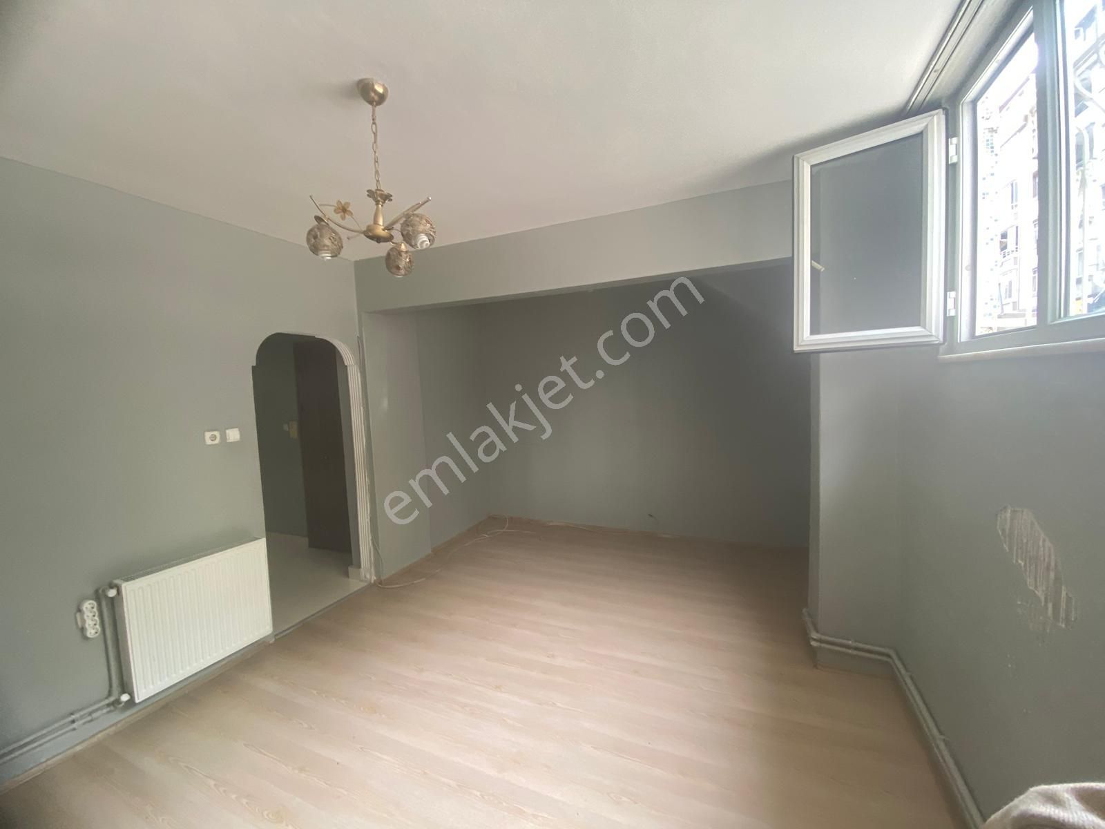Gaziosmanpaşa Bağlarbaşı Mahallesi Güllü Sokakta 1+1/75m2/balkonlu Bahçe Katı Kiralık Daire - Görsel 4