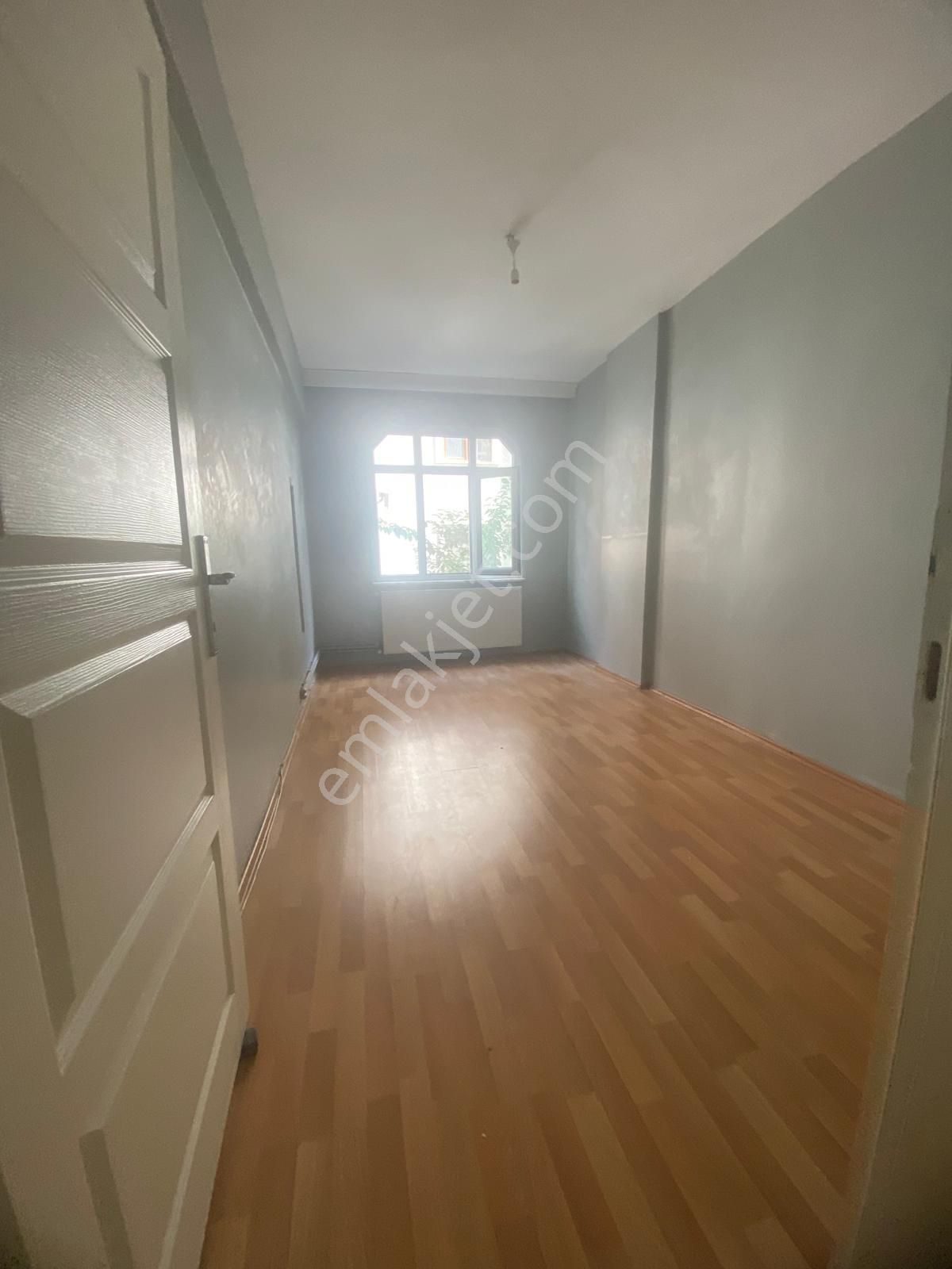 Gaziosmanpaşa Bağlarbaşı Mahallesi Güllü Sokakta 1+1/75m2/balkonlu Bahçe Katı Kiralık Daire - Görsel 7