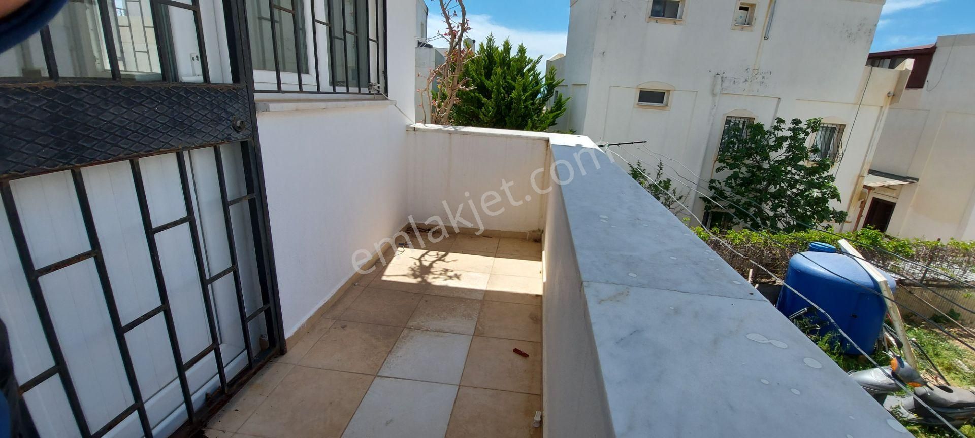 İhtiyaç Noktalarına Yakın Ayrı Mutfak Balkonlu Temiz Ferah Daire - Görsel 12