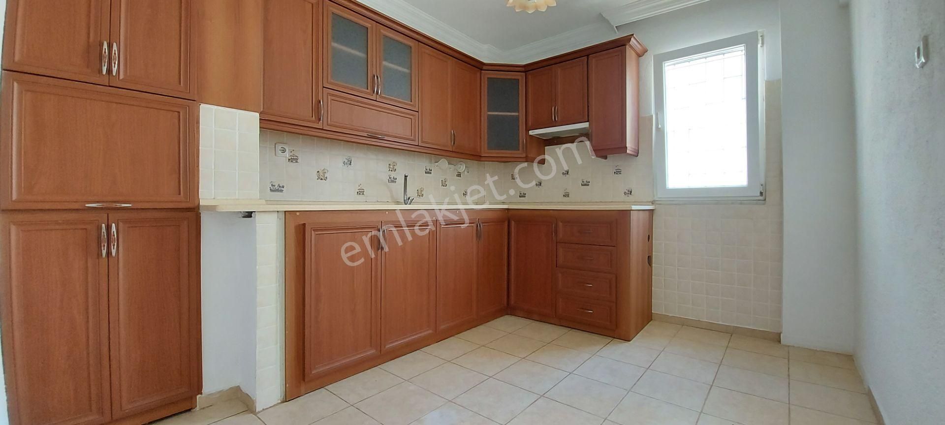 İhtiyaç Noktalarına Yakın Ayrı Mutfak Balkonlu Temiz Ferah Daire